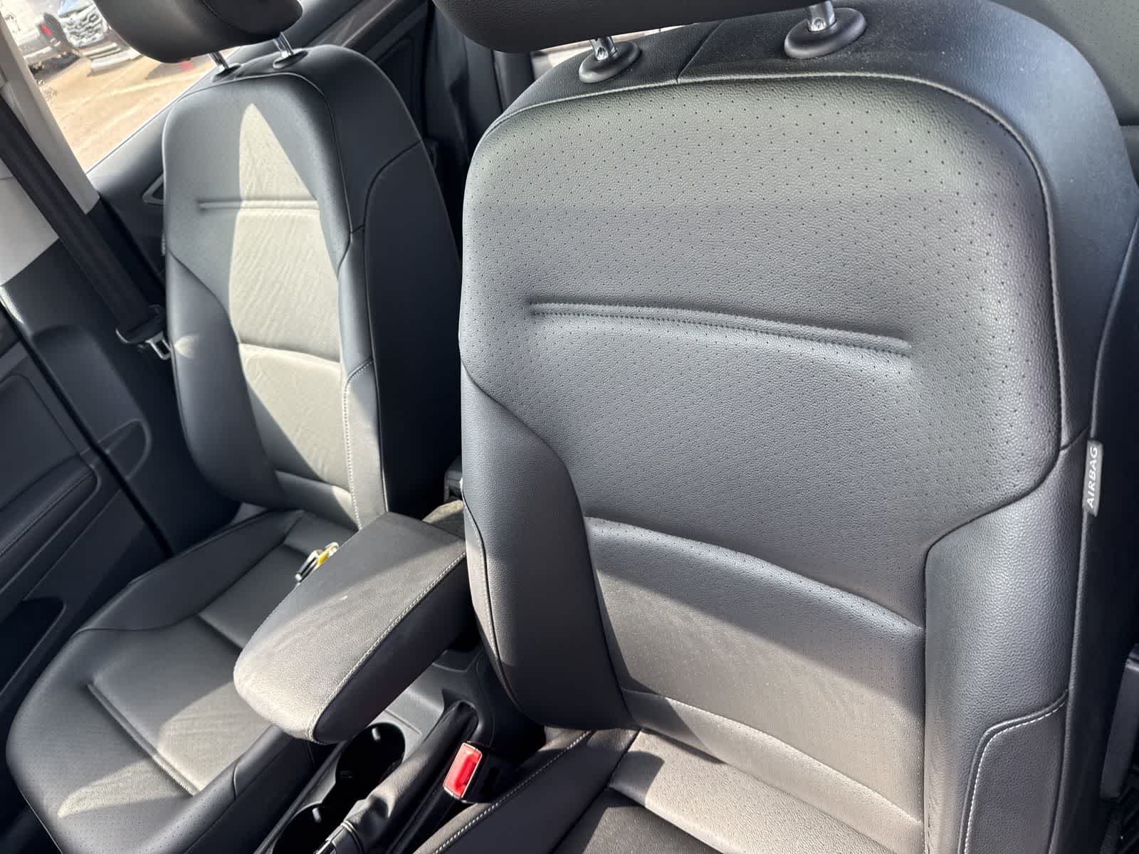 Thumbnail: 2017 Volkswagen Golf - 14