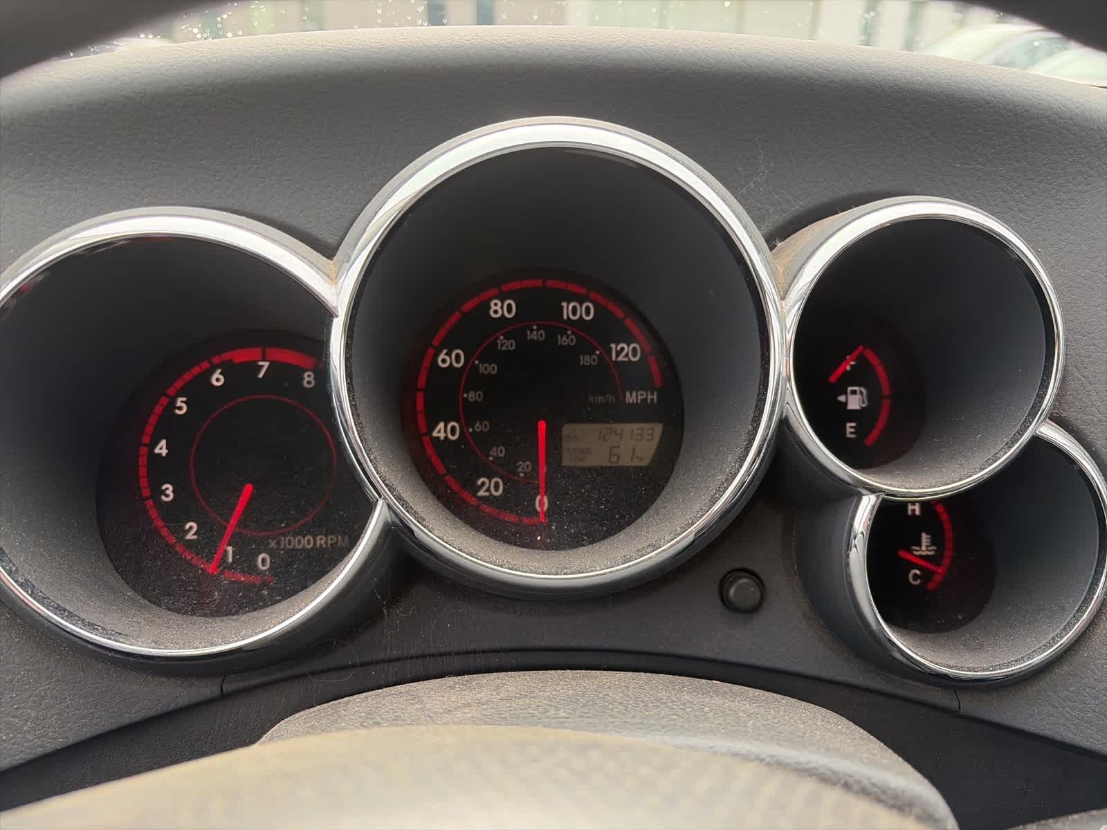 Thumbnail: 2004 Pontiac Vibe - 11