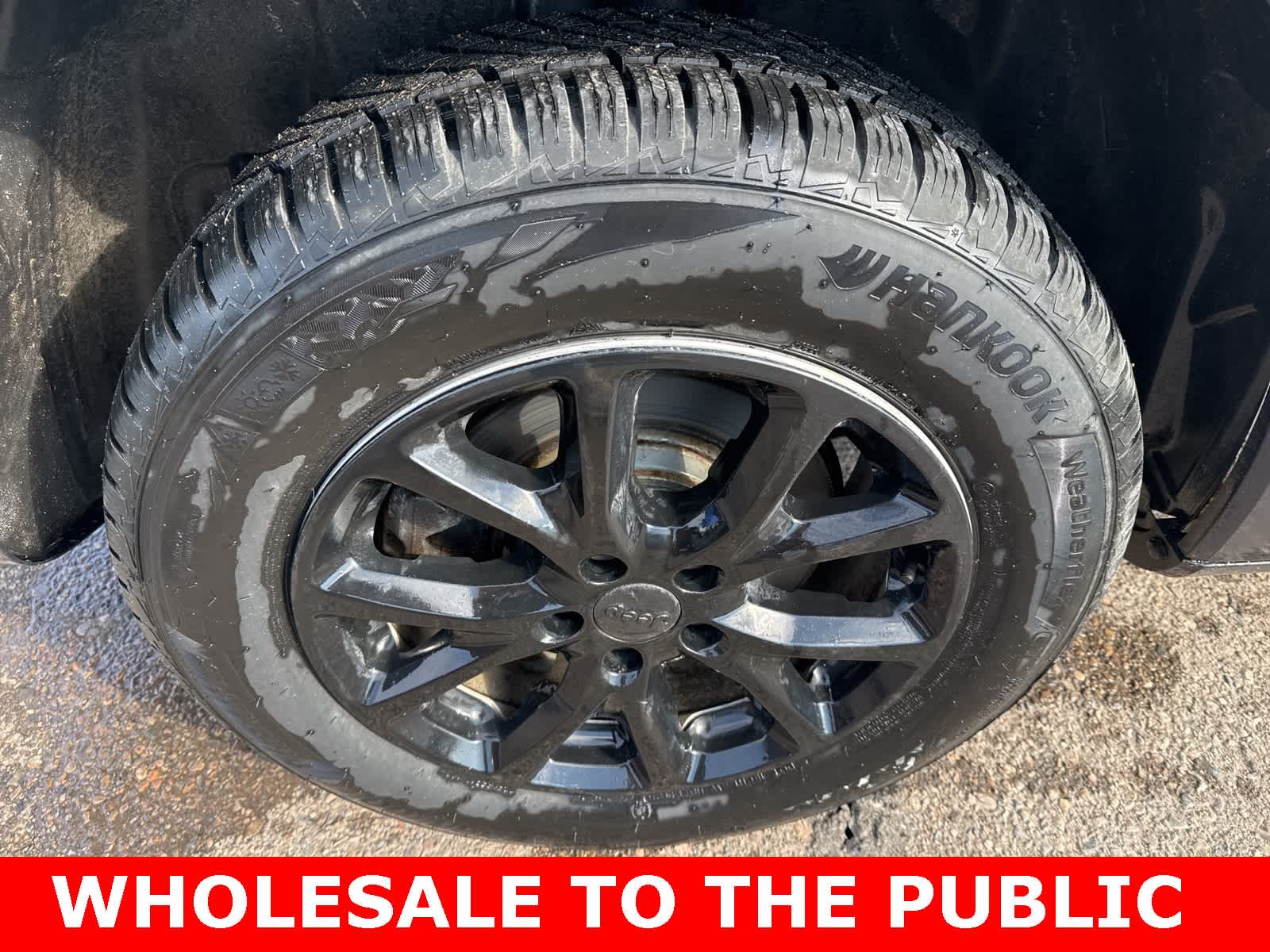 Thumbnail: 2015 Jeep Cherokee - 8