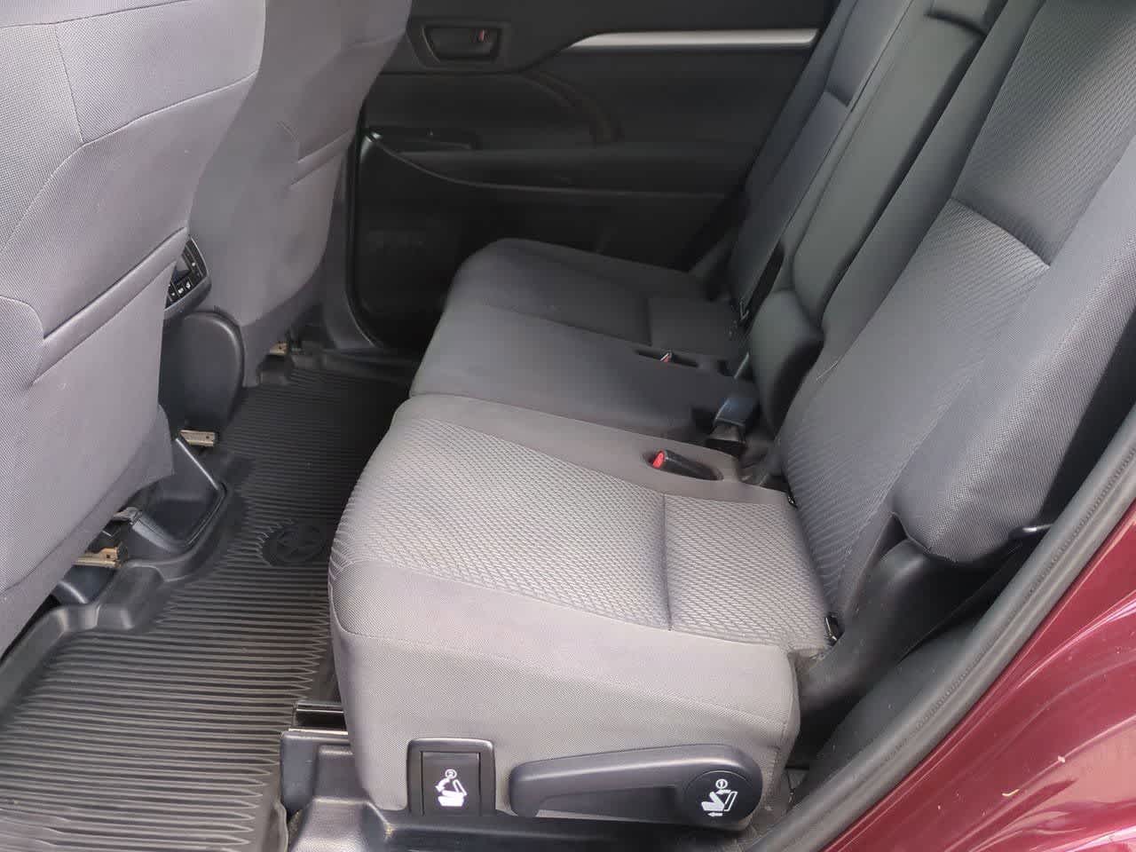 Thumbnail: 2019 Toyota Highlander - 17