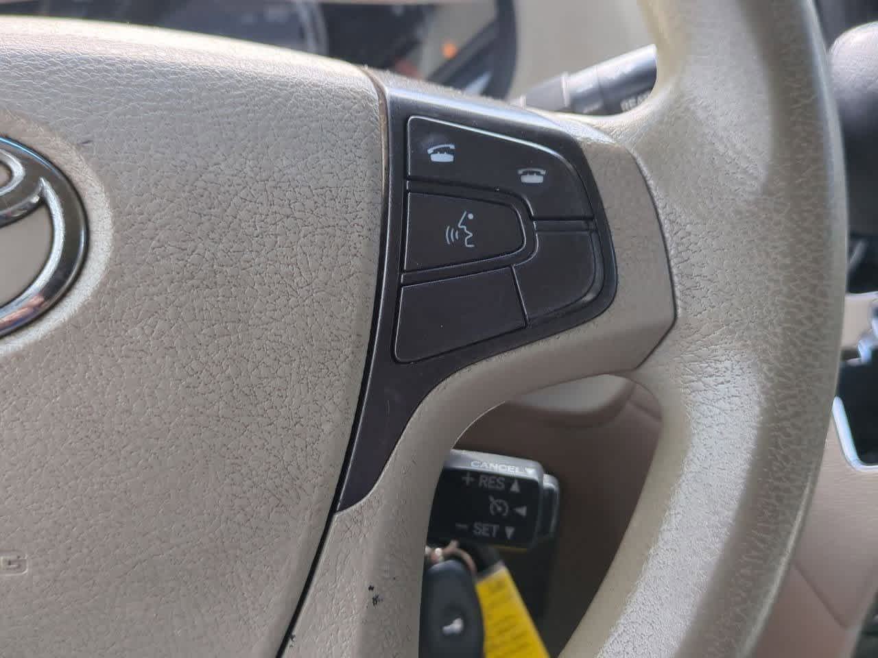 Thumbnail: 2011 Toyota Sienna - 22