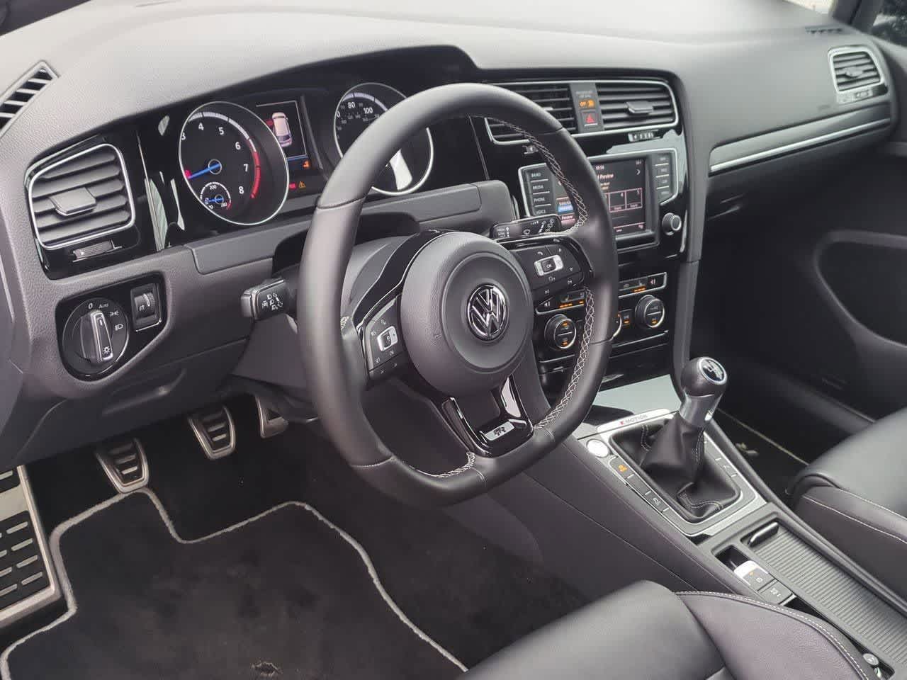 Thumbnail: 2017 Volkswagen Golf - 2