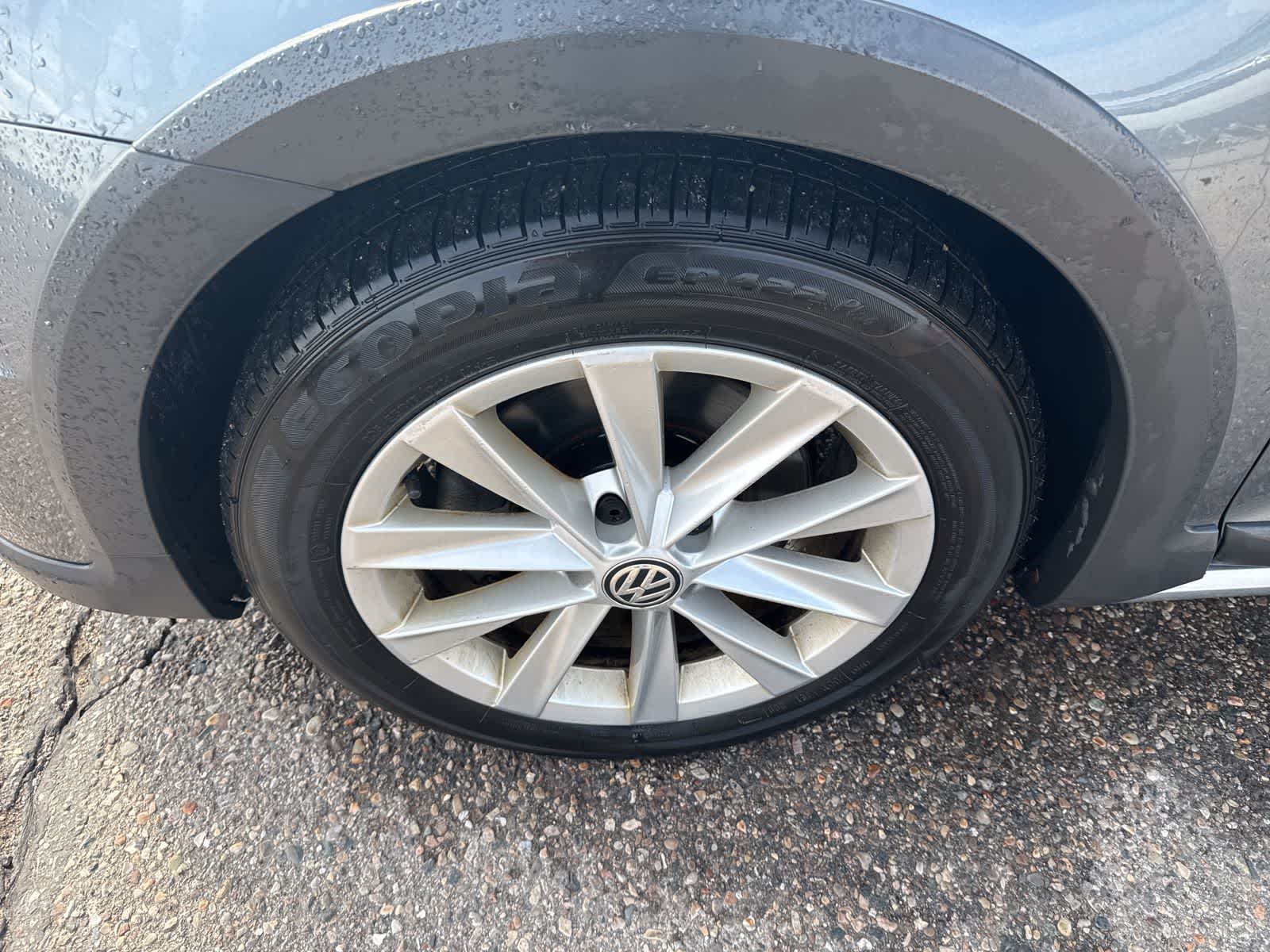 Thumbnail: 2017 Volkswagen Golf - 6