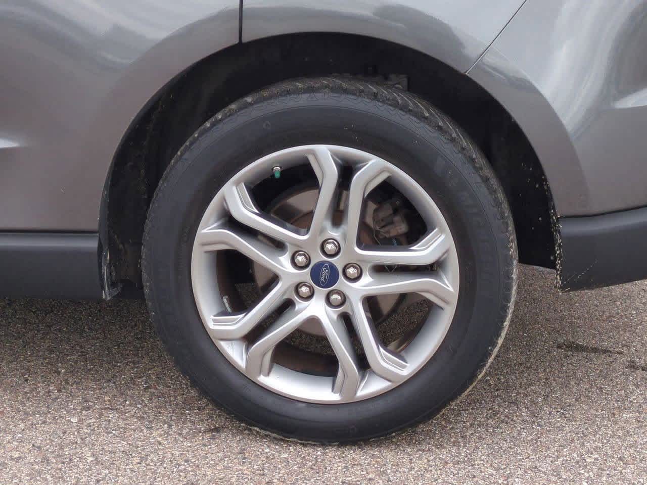 Thumbnail: 2015 Ford Edge - 13