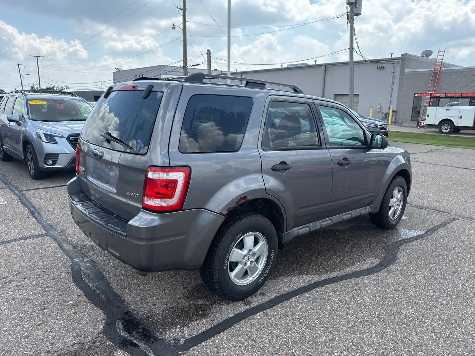 Thumbnail: 2009 Ford Escape - 3