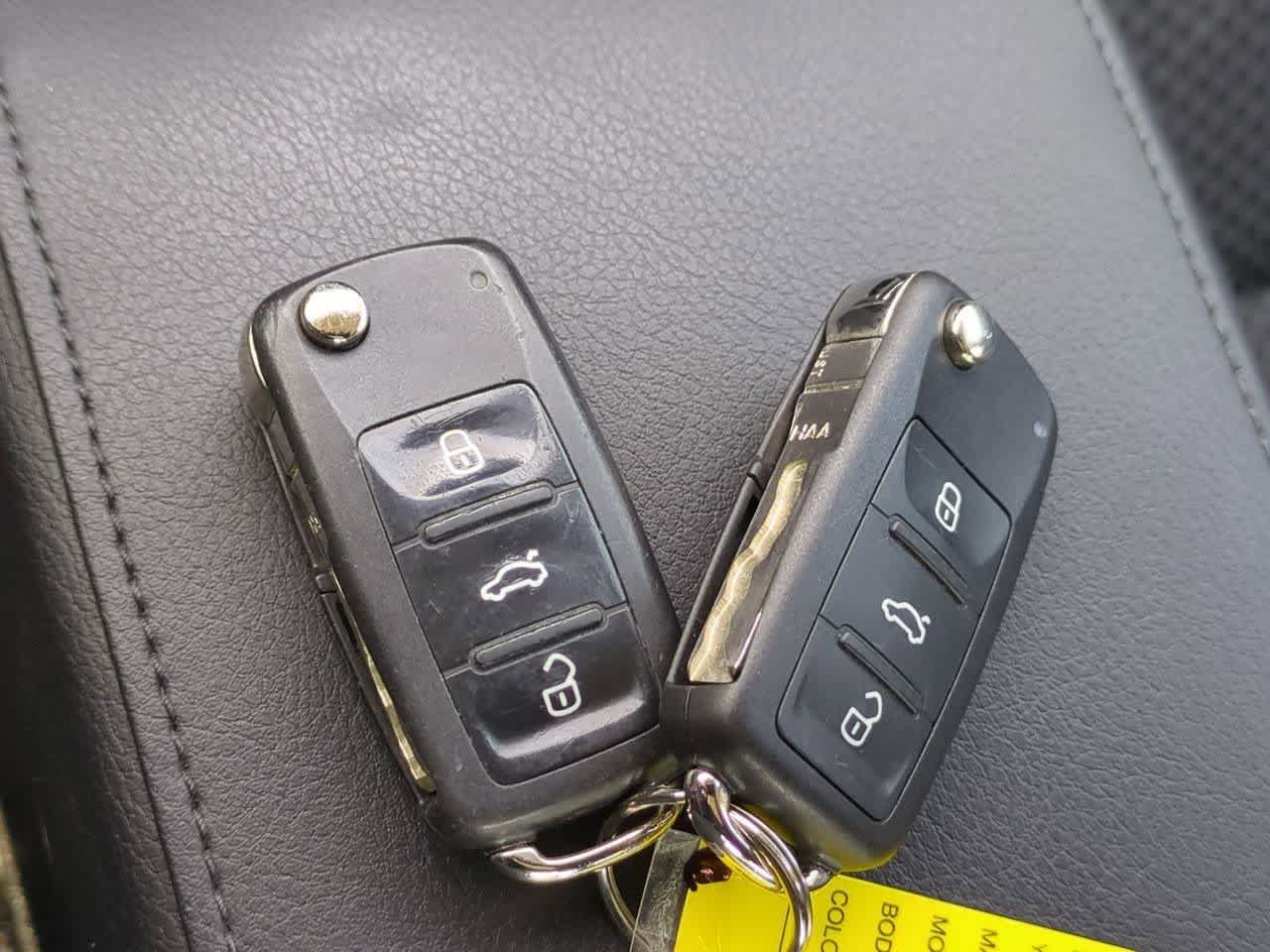 Thumbnail: 2014 Volkswagen Jetta - 32