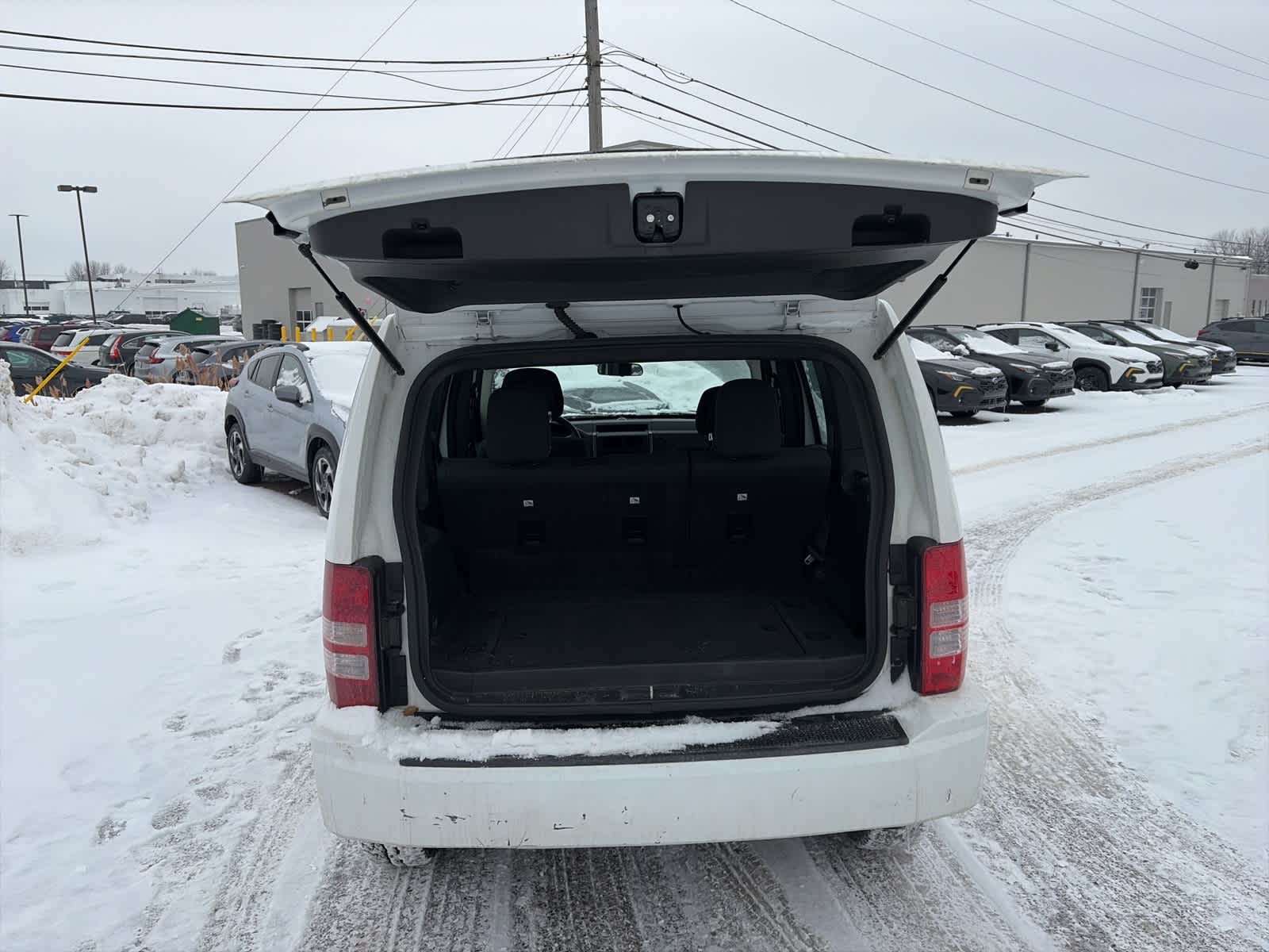 Thumbnail: 2012 Jeep Liberty - 10