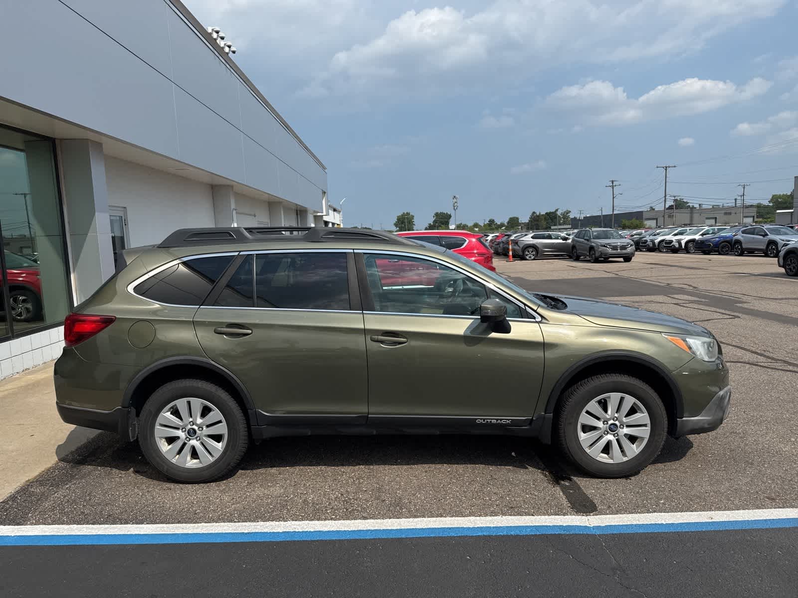 Thumbnail: 2017 Subaru Outback - 9