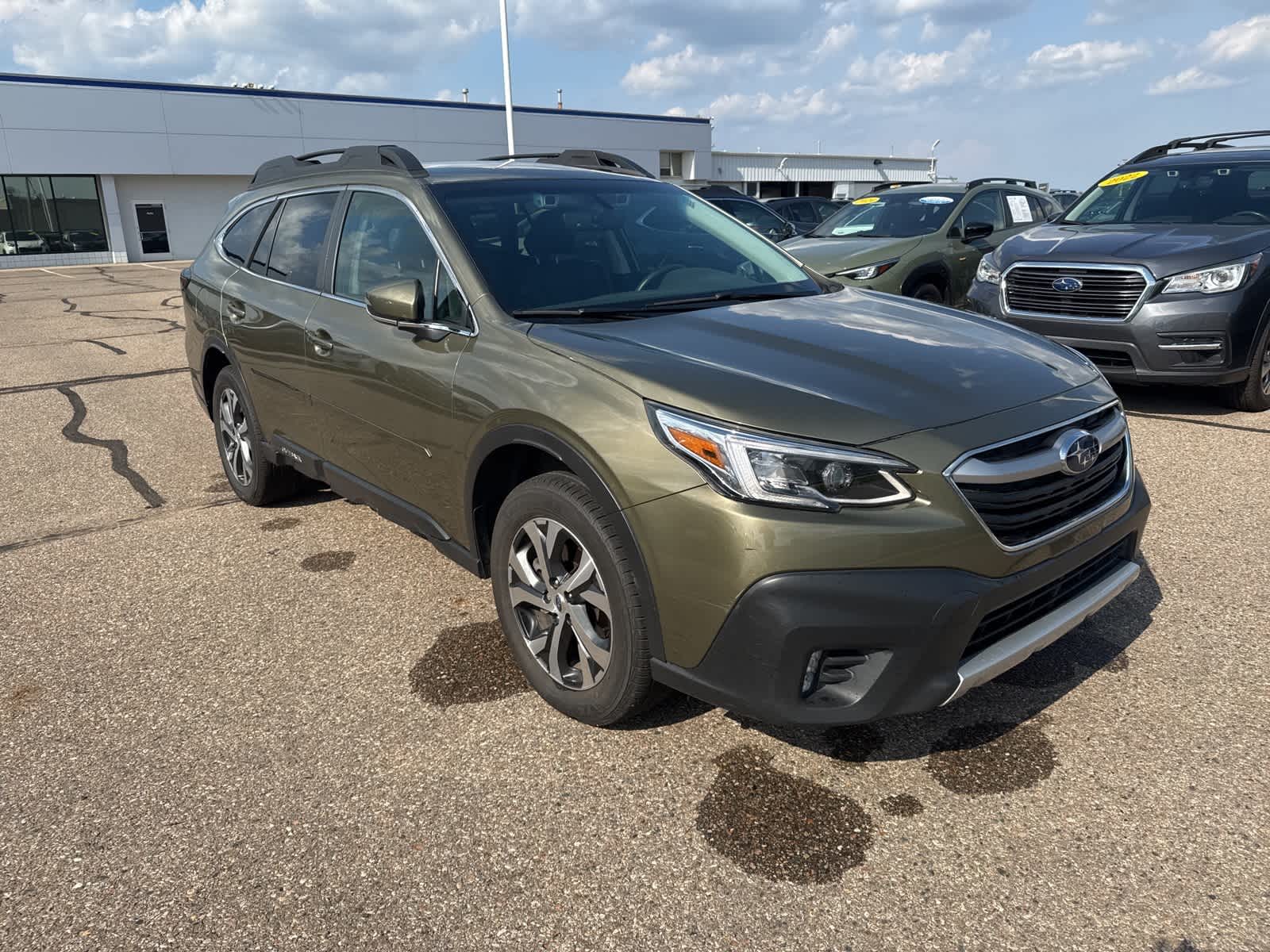 Thumbnail: 2022 Subaru Outback - 4