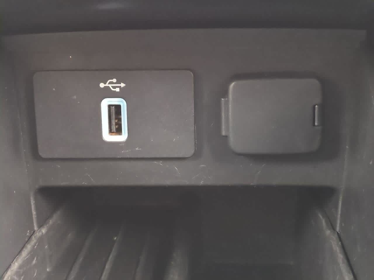 Thumbnail: 2017 Ford Explorer - 28