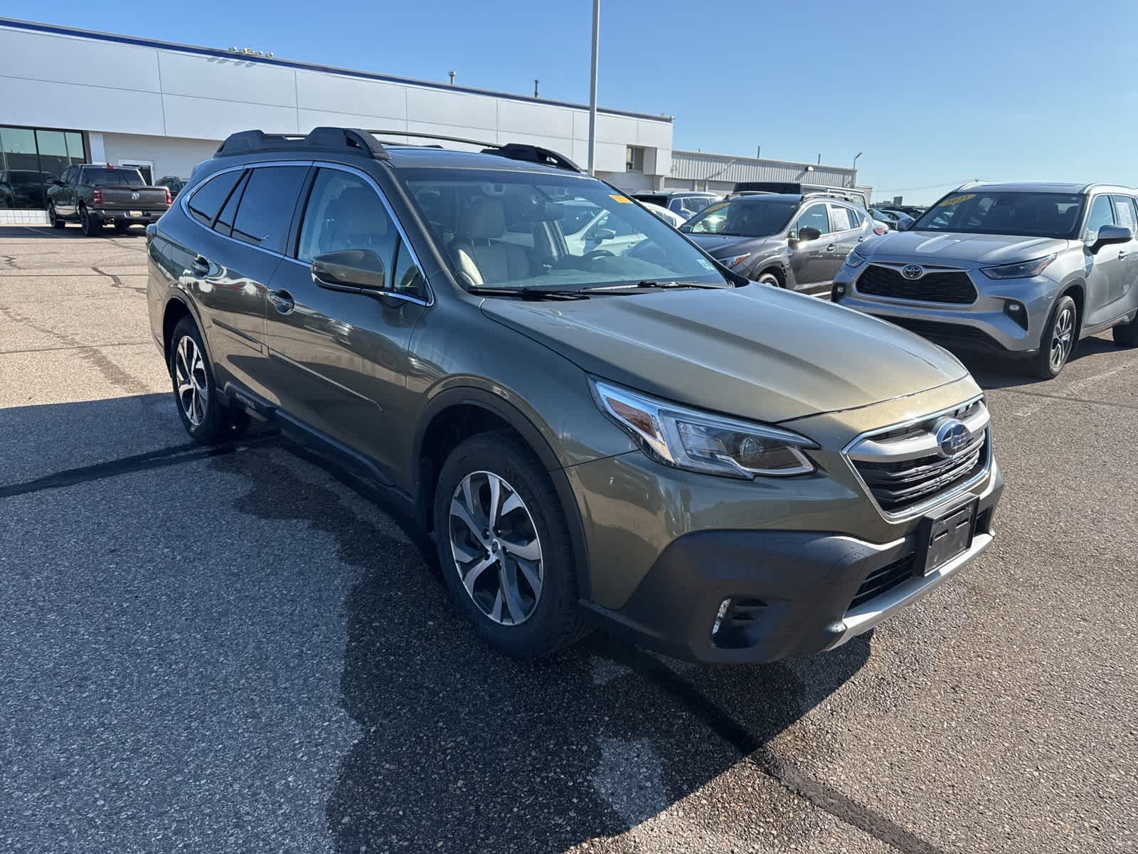 Thumbnail: 2022 Subaru Outback - 4