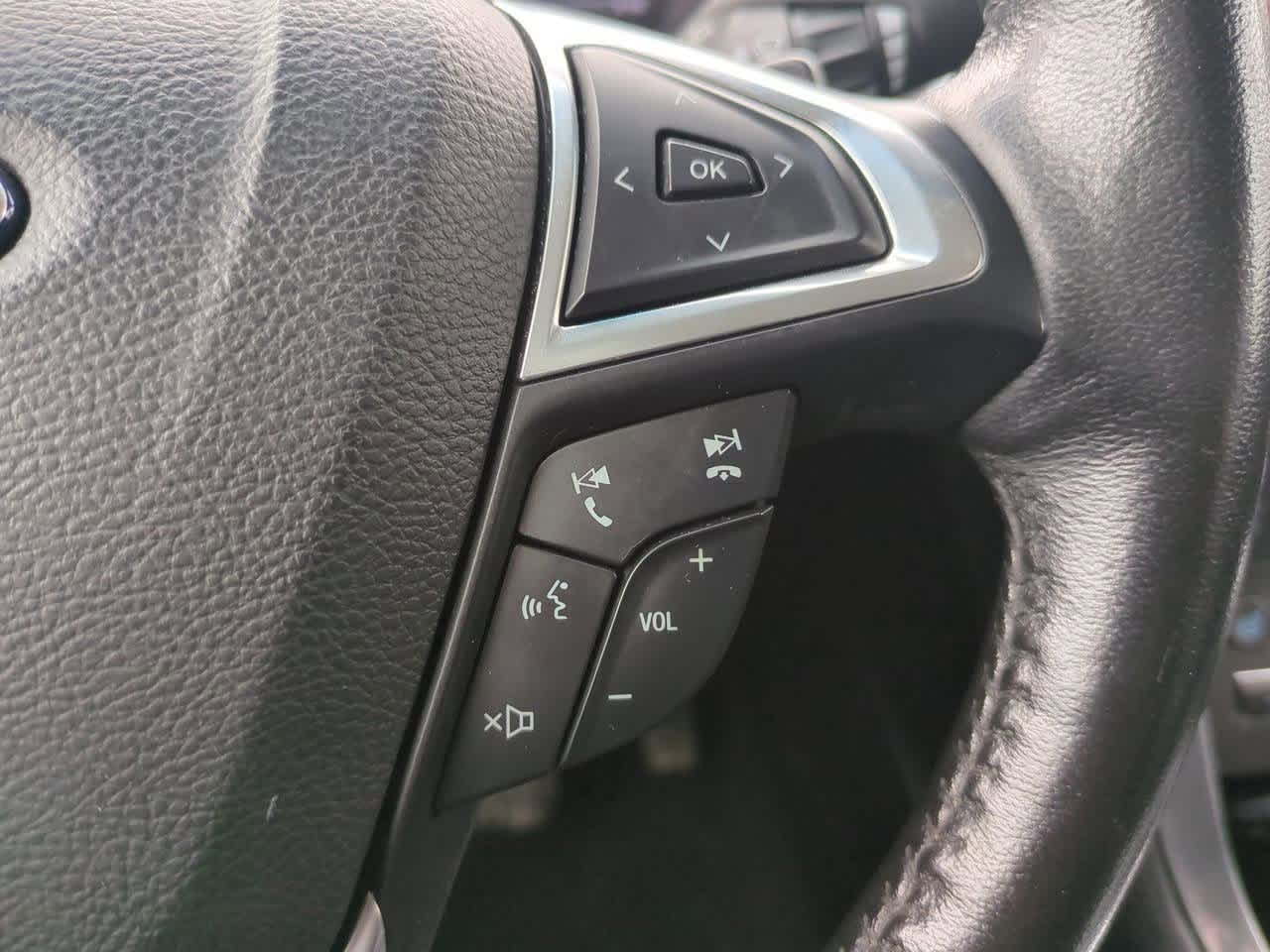 Thumbnail: 2015 Ford Edge - 25