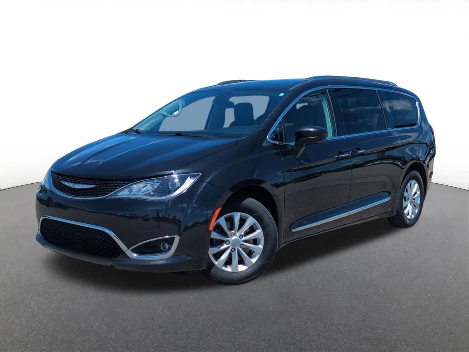 Thumbnail: 2018 Chrysler Pacifica - 1