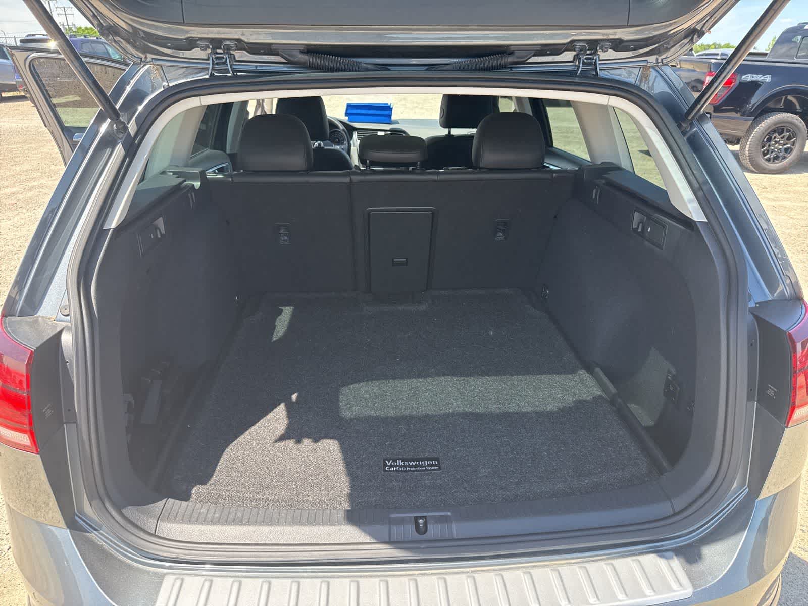 Thumbnail: 2019 Volkswagen Golf - 16