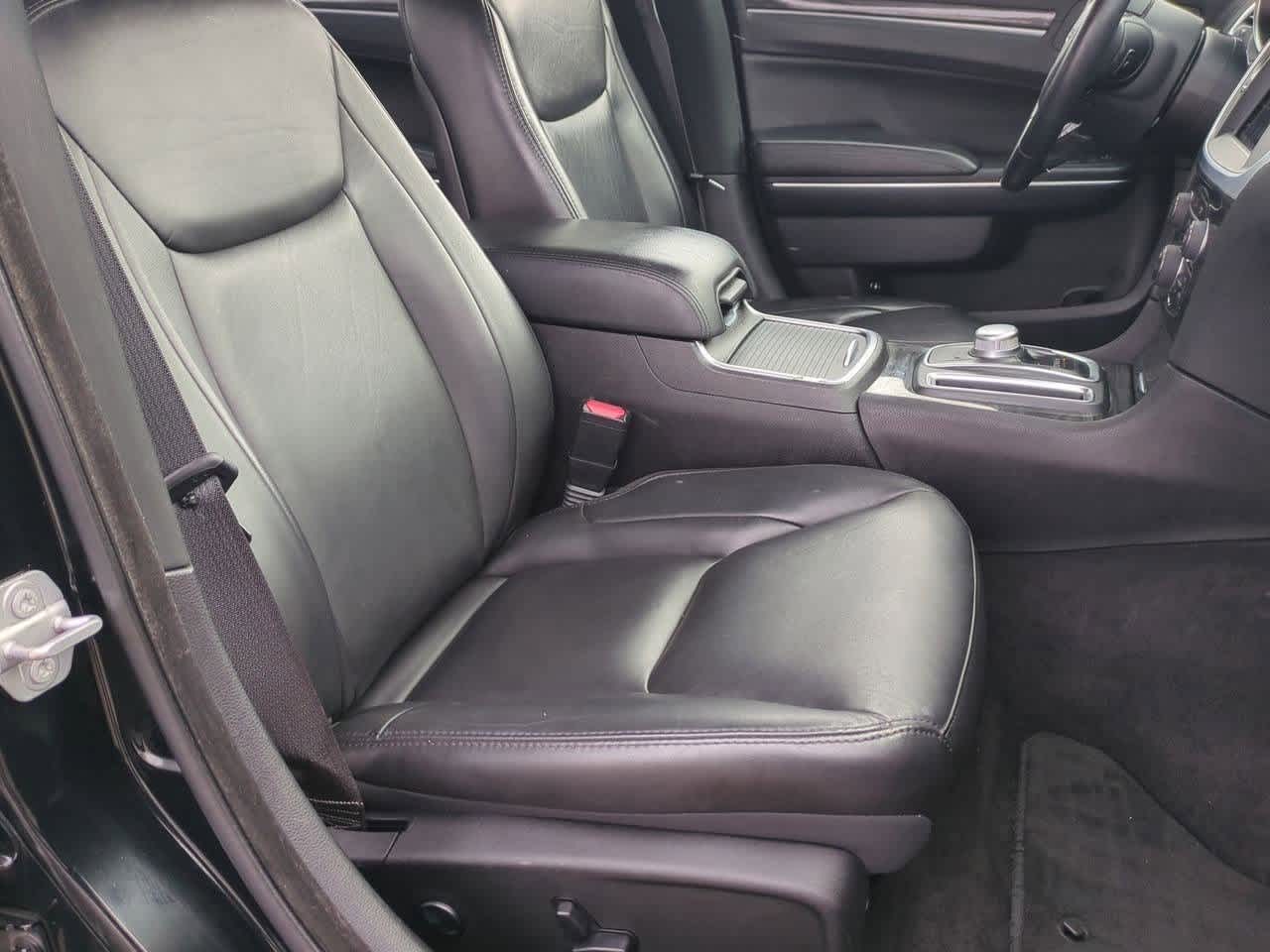 Thumbnail: 2018 Chrysler 300 - 20