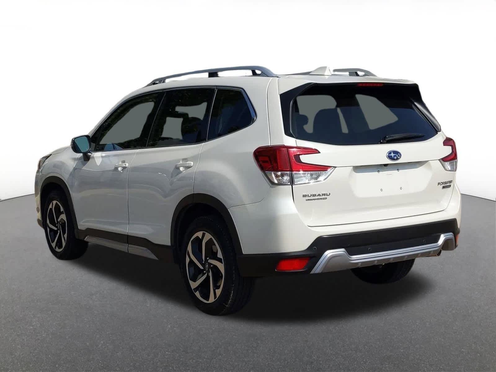 2022 Subaru Forester Touring photo 4