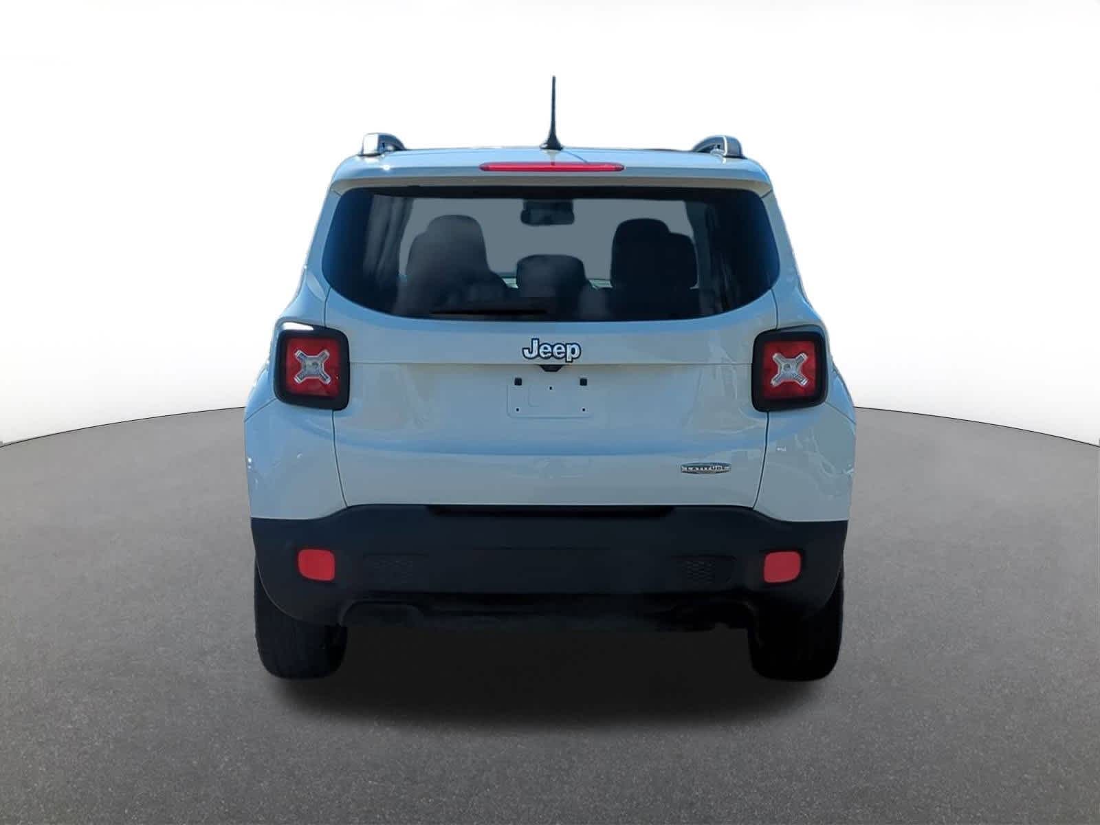 Thumbnail: 2016 Jeep Renegade - 5