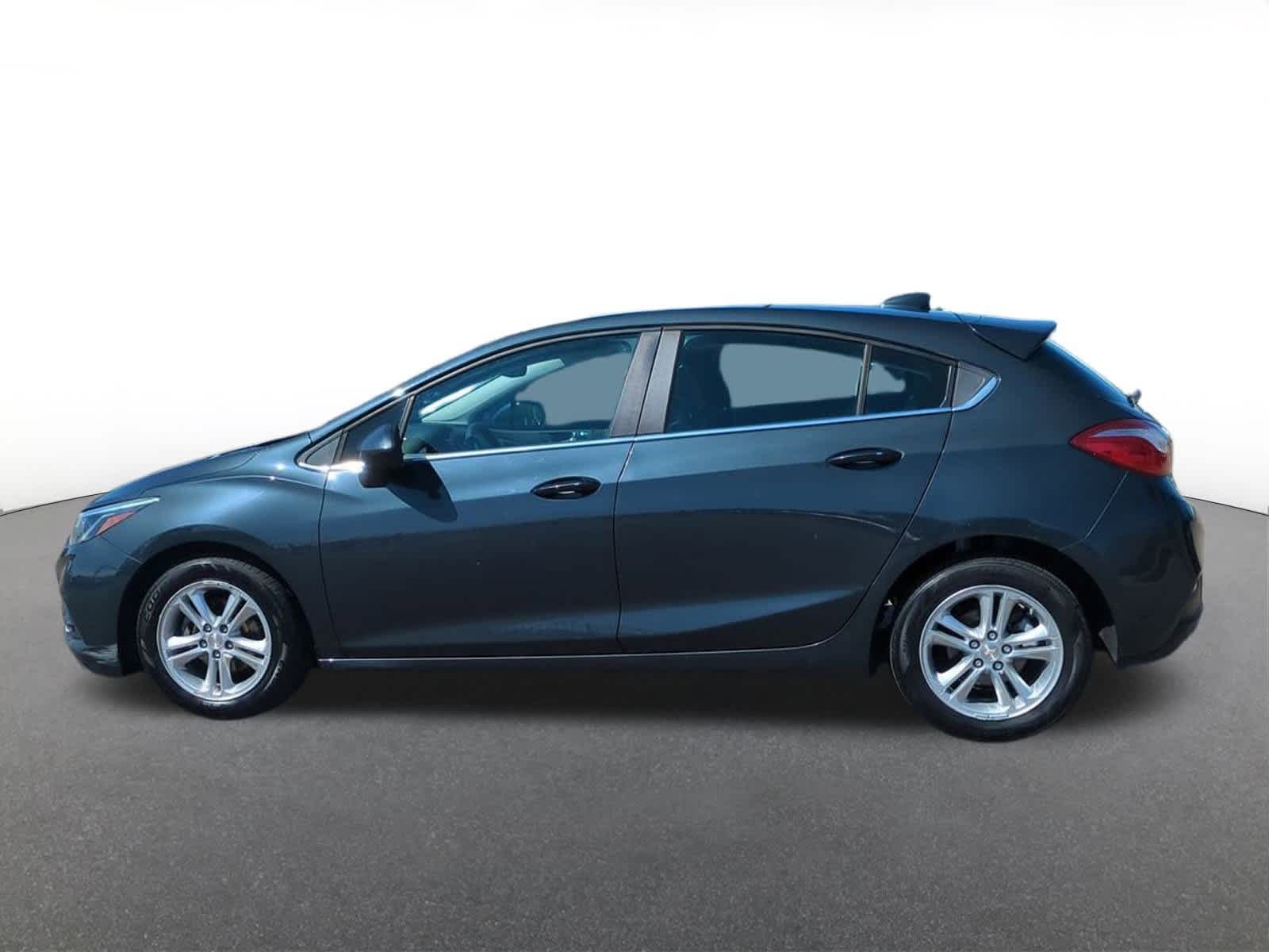 Thumbnail: 2018 Chevrolet Cruze - 3