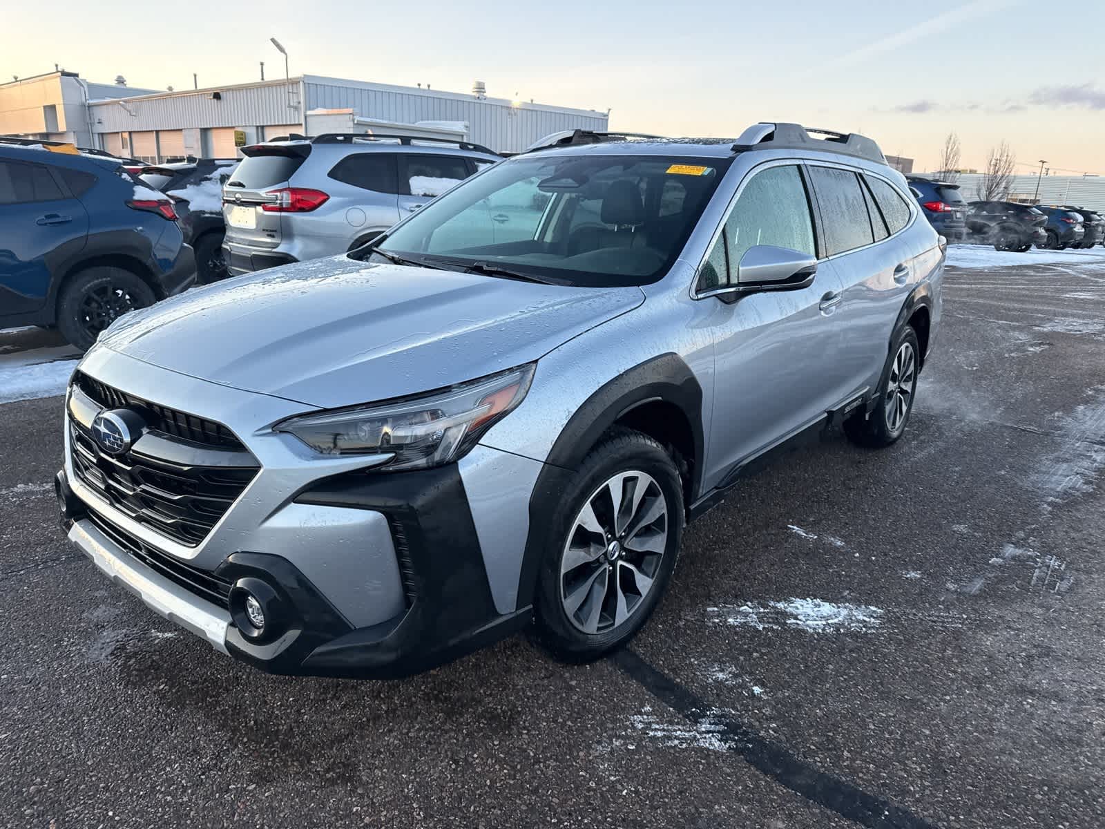 2023 Subaru Outback Touring's photo
