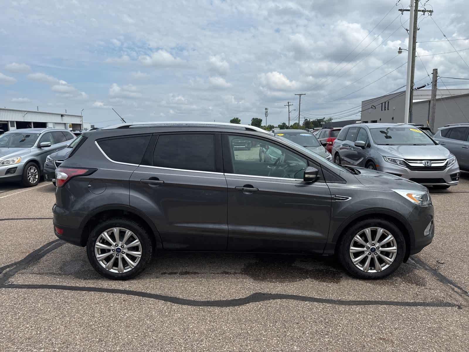 Thumbnail: 2017 Ford Escape - 9