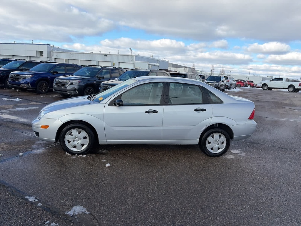 Used 2007 Ford Focus SE Sedan