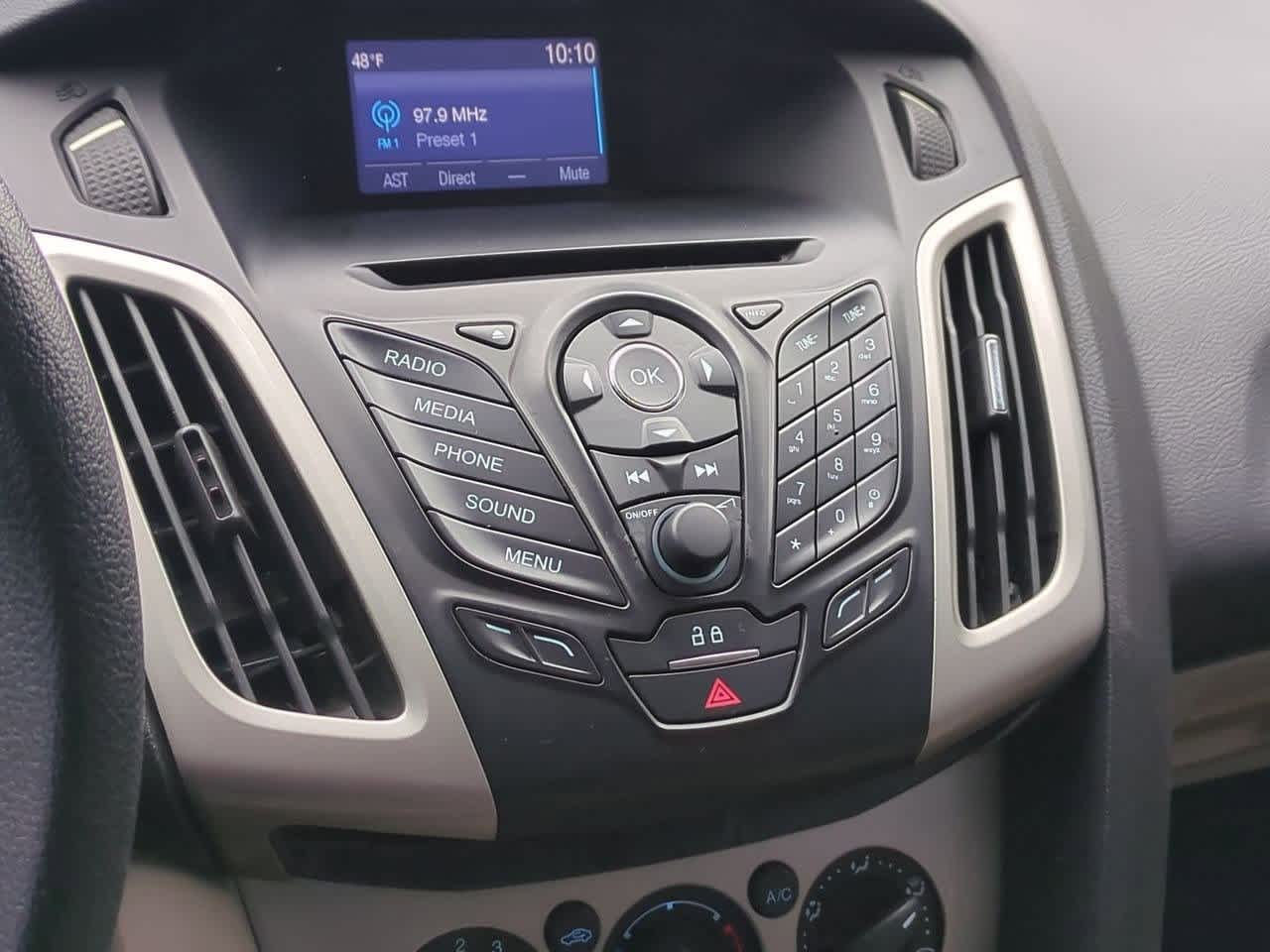 Thumbnail: 2014 Ford Focus - 25