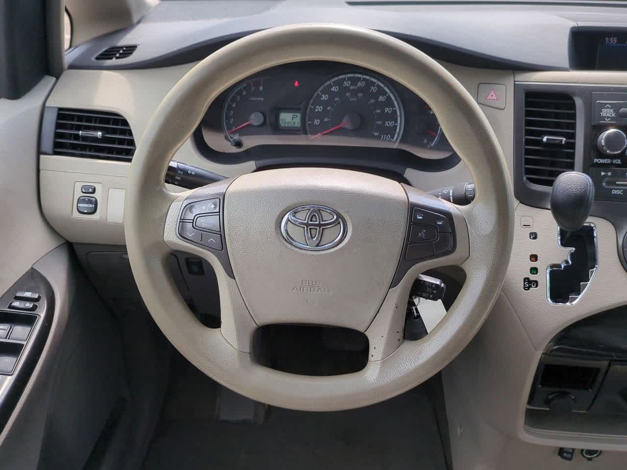 Thumbnail: 2011 Toyota Sienna - 20