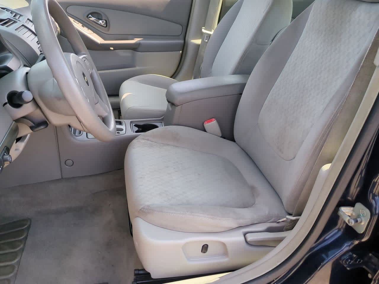 2005 Chevrolet Malibu Base 14