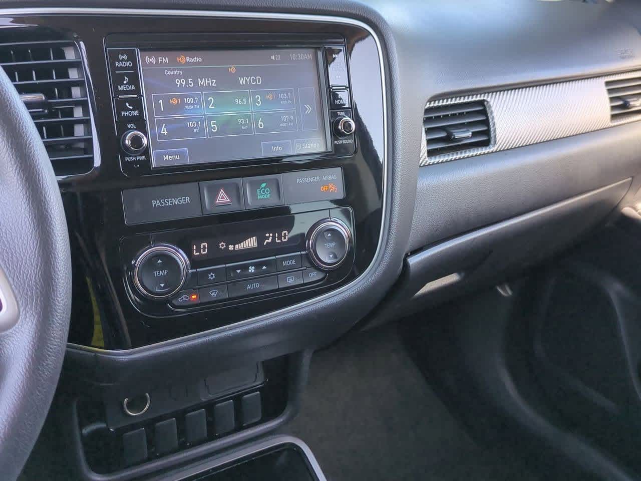 Thumbnail: 2018 Mitsubishi Outlander - 25