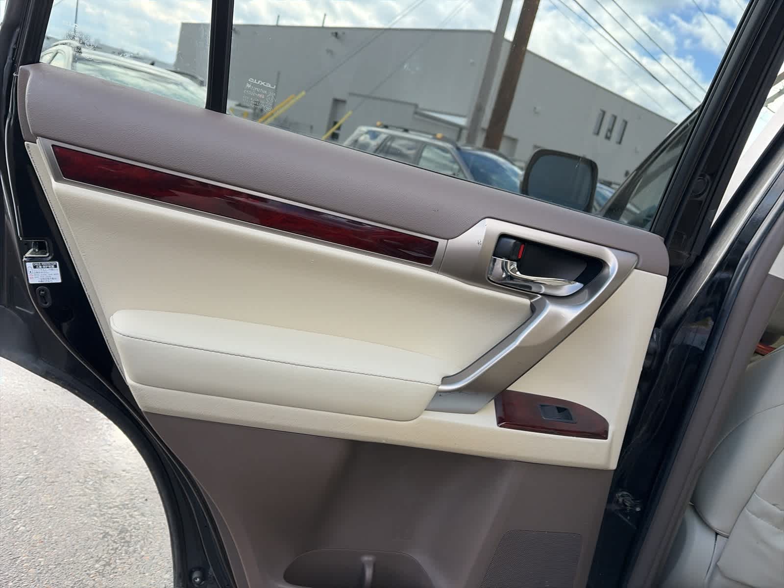 Thumbnail: 2011 Lexus GX - 14