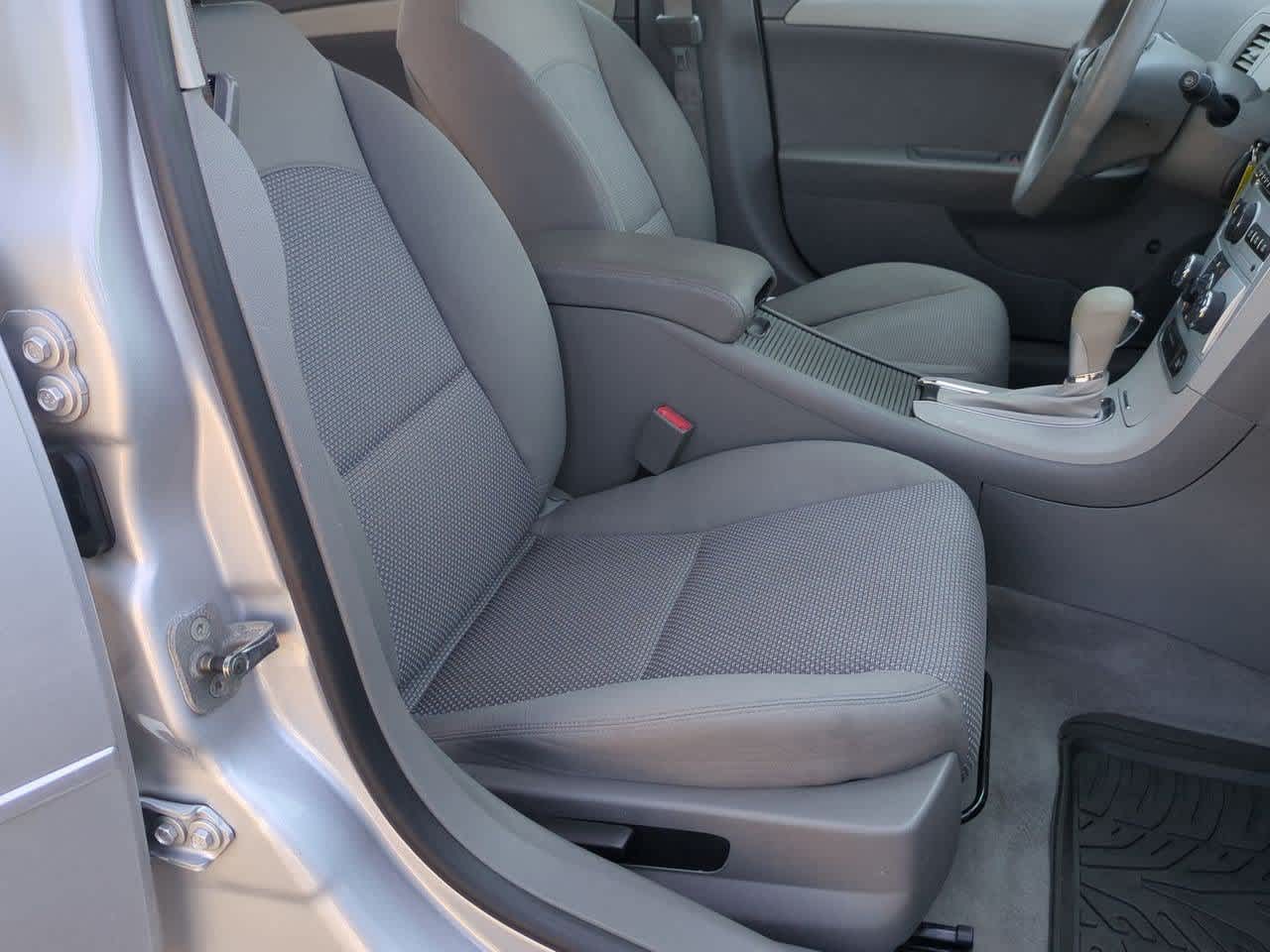 2011 Chevrolet Malibu 1LS - Photo 21
