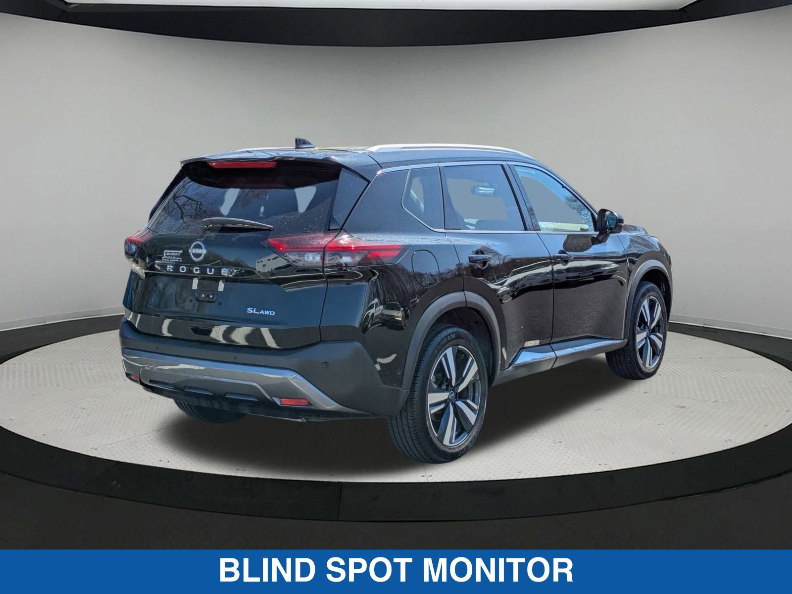 2023 Nissan Rogue SL photo 3