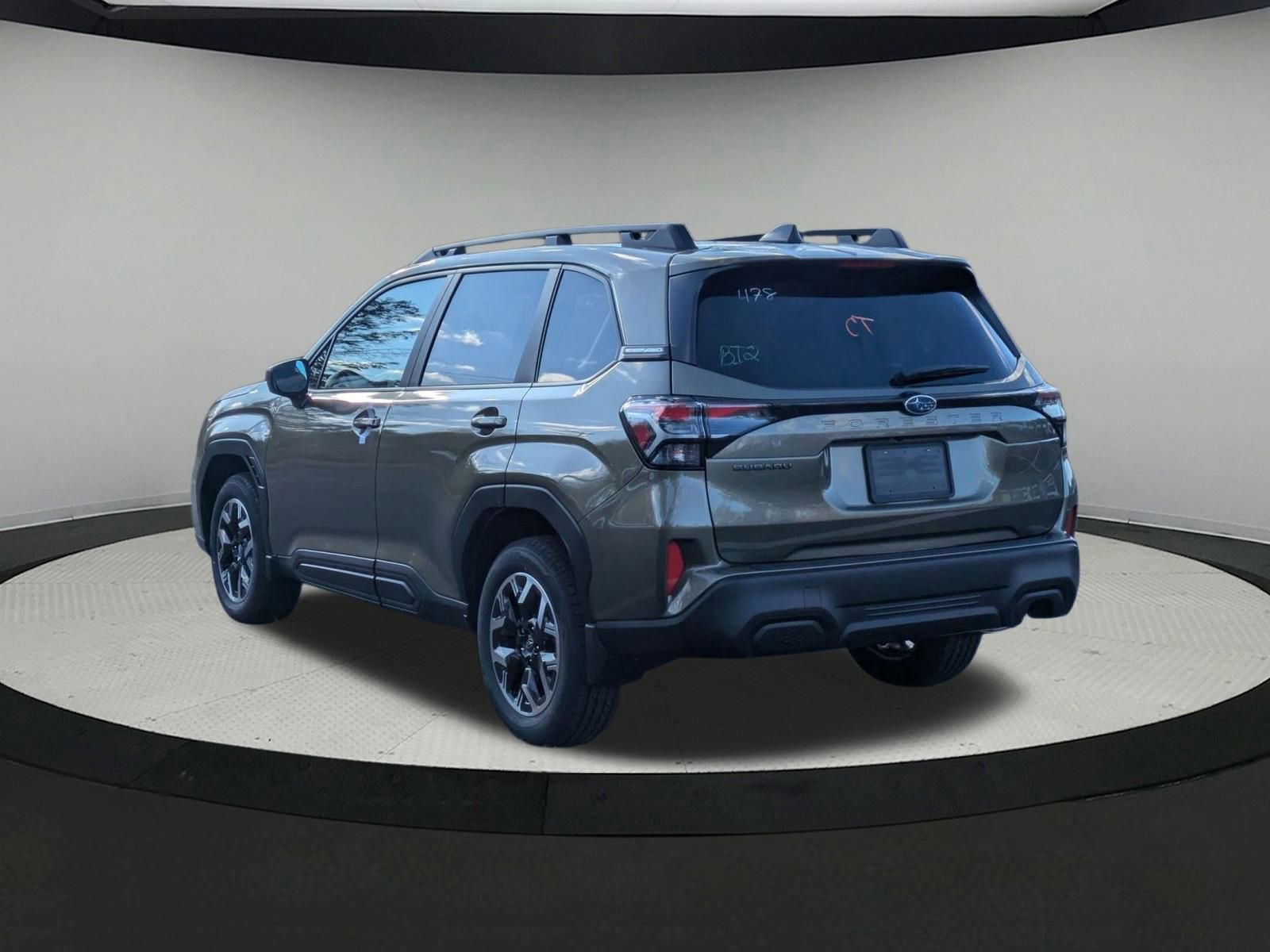 2025 Subaru Forester Premium photo 3