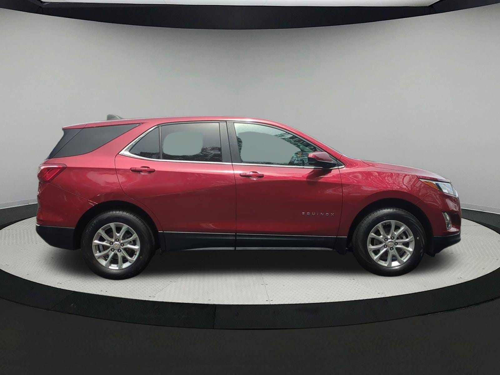 Used 2021 Chevrolet Equinox LT with VIN 2GNAXUEVXM6120792 for sale in Vernon, CT