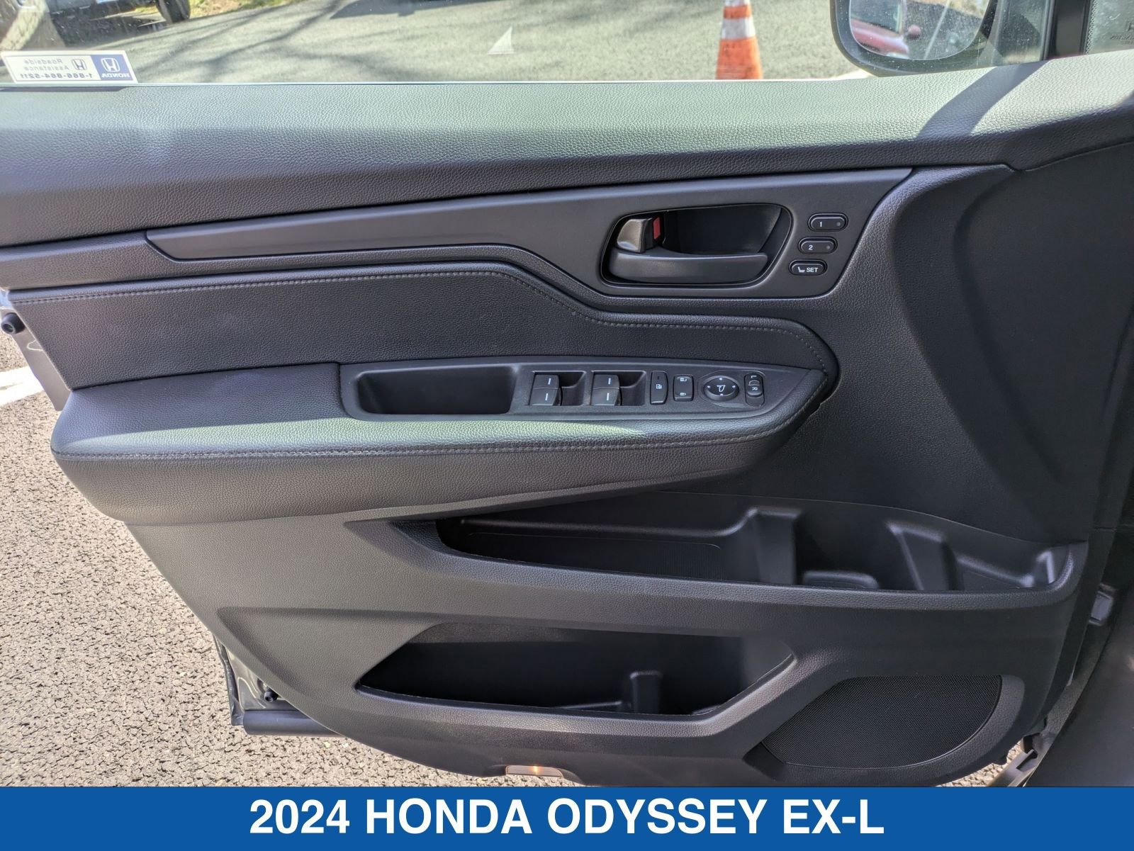 2024 Honda Odyssey EX-L - Photo 12