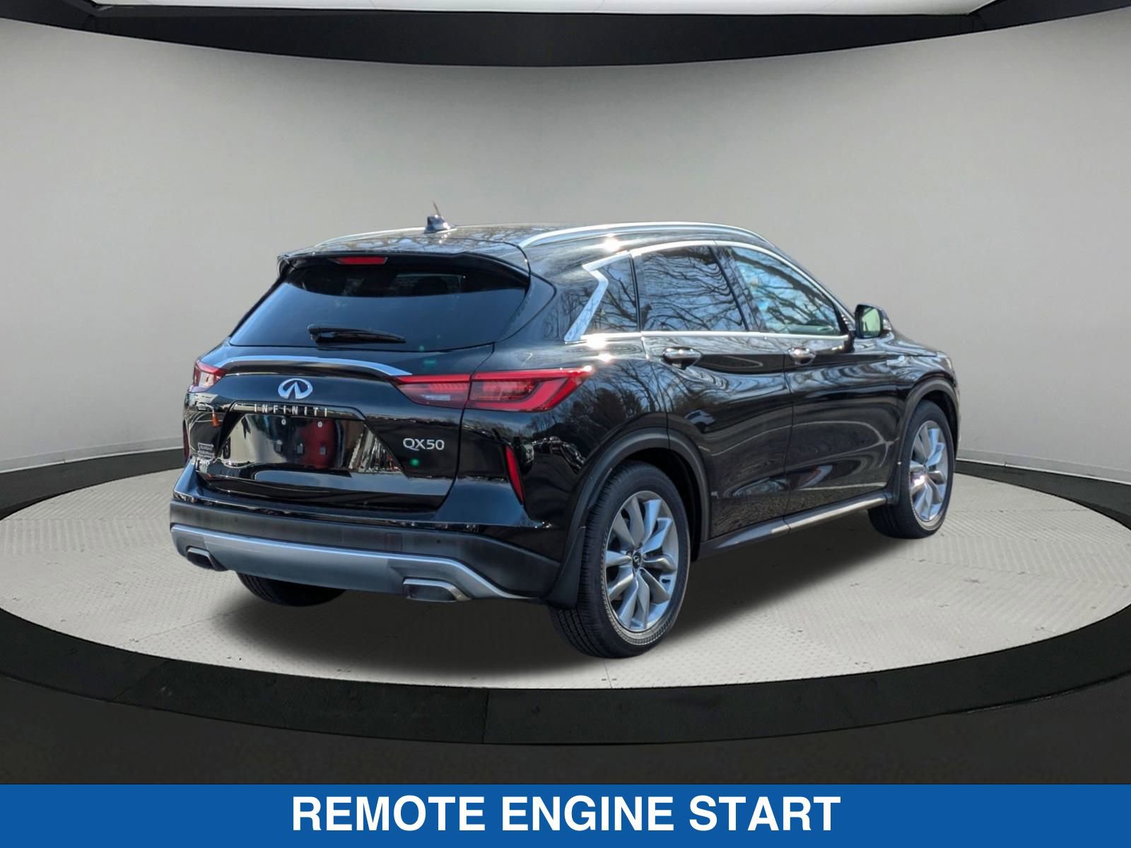 2021 Infiniti QX50 Essential photo 3