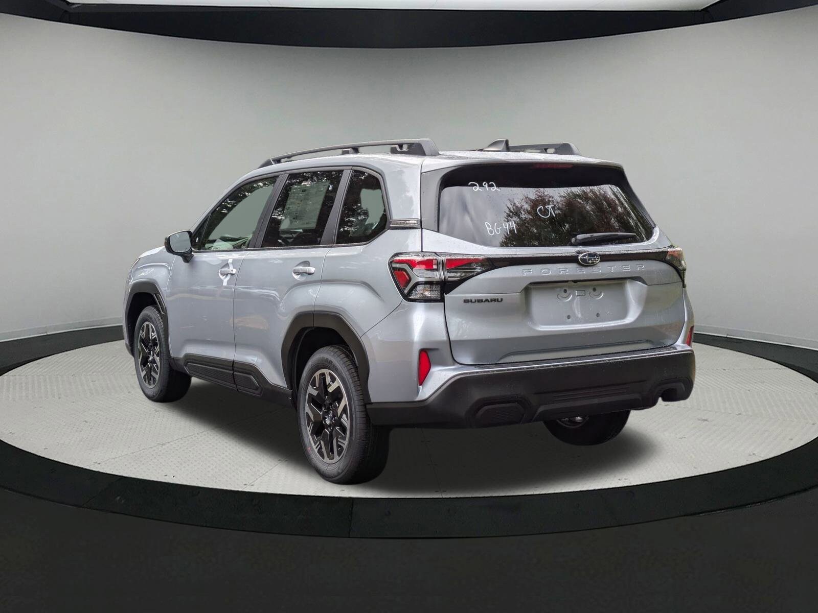 2025 Subaru Forester Premium photo 3