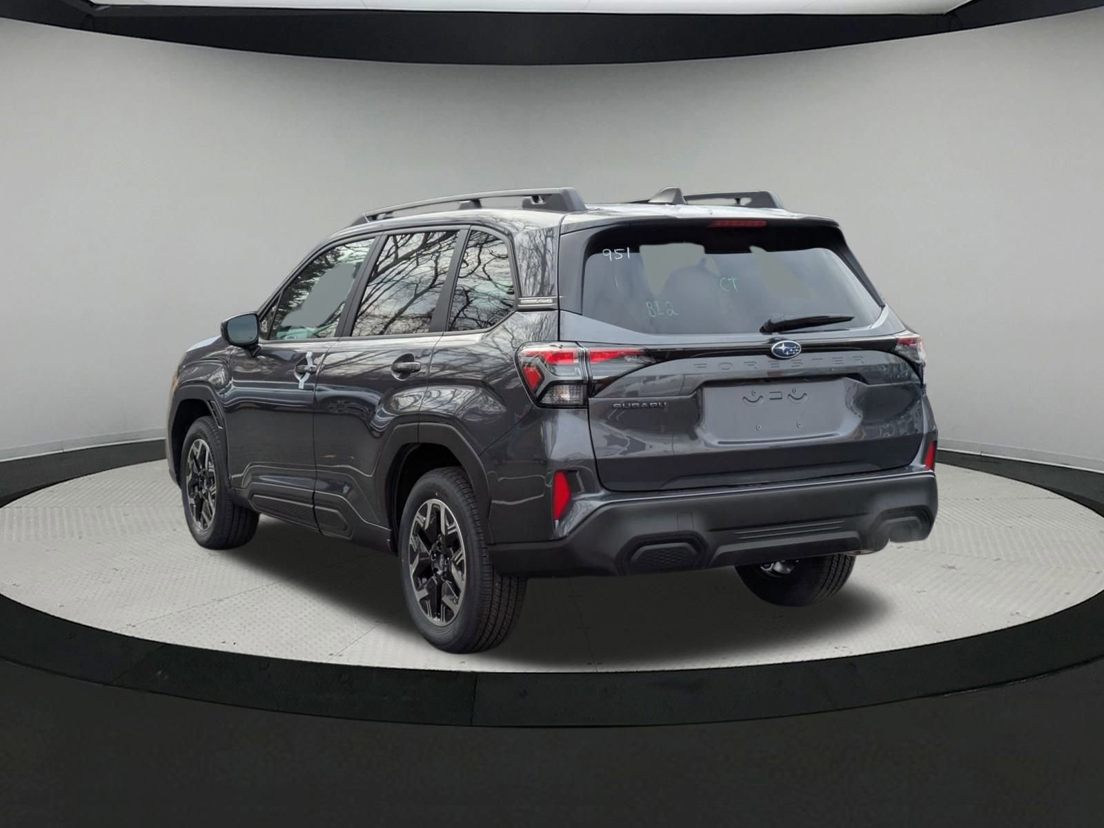 2025 Subaru Forester Premium photo 3