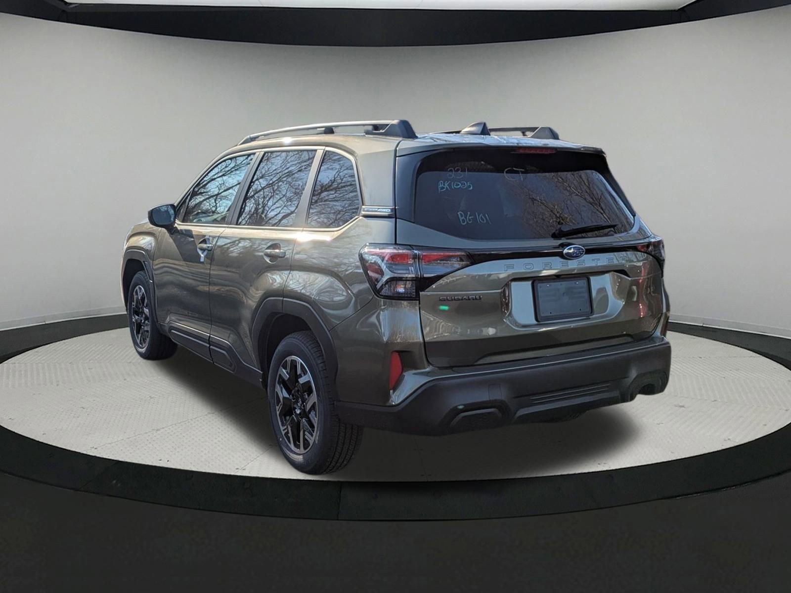 2025 Subaru Forester Premium photo 4