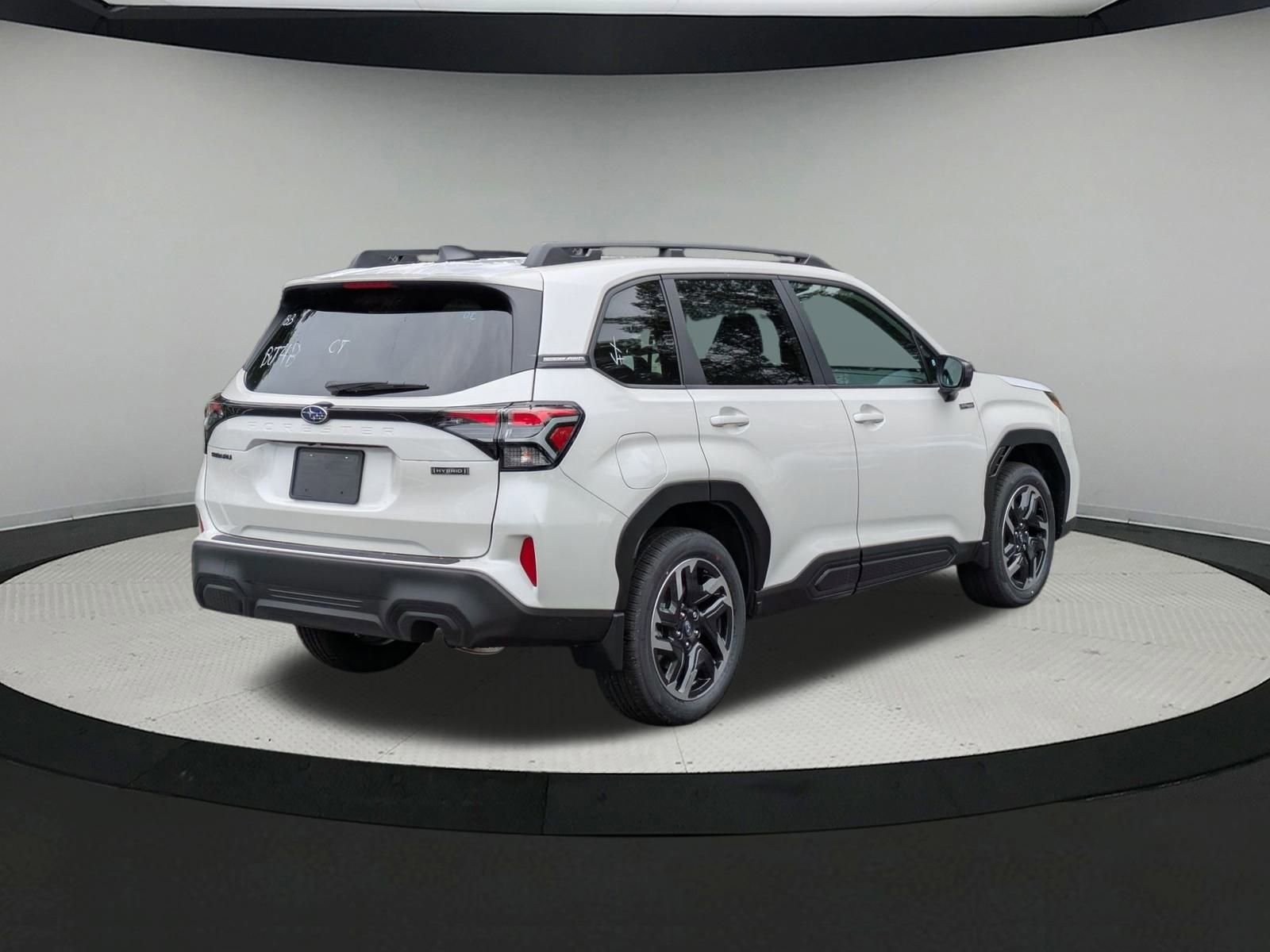 2025 Subaru Forester Premium photo 3