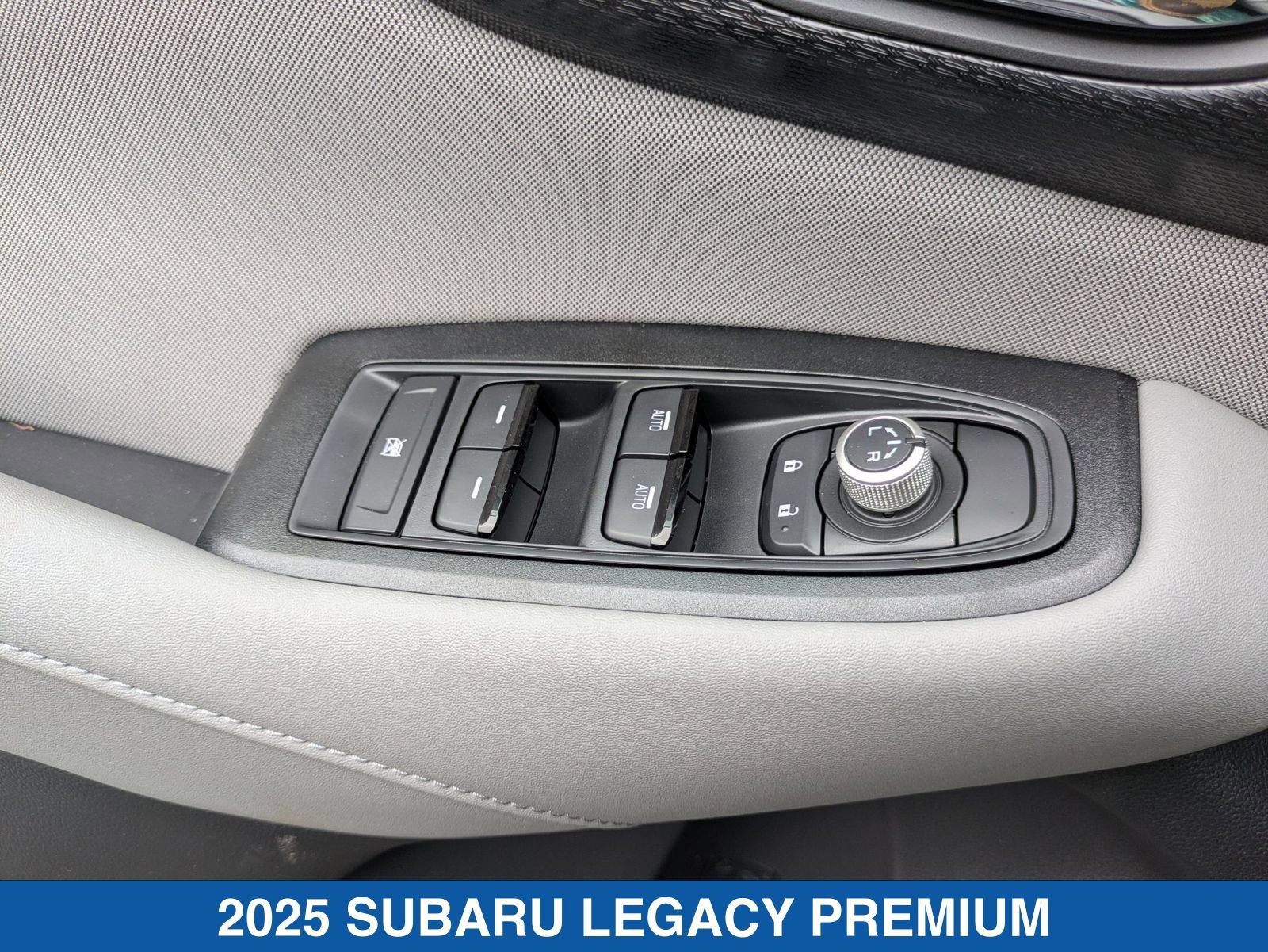 2025 Subaru Legacy Premium - Photo 10