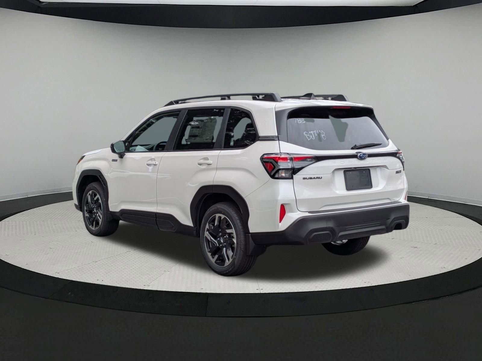 2025 Subaru Forester Premium photo 4
