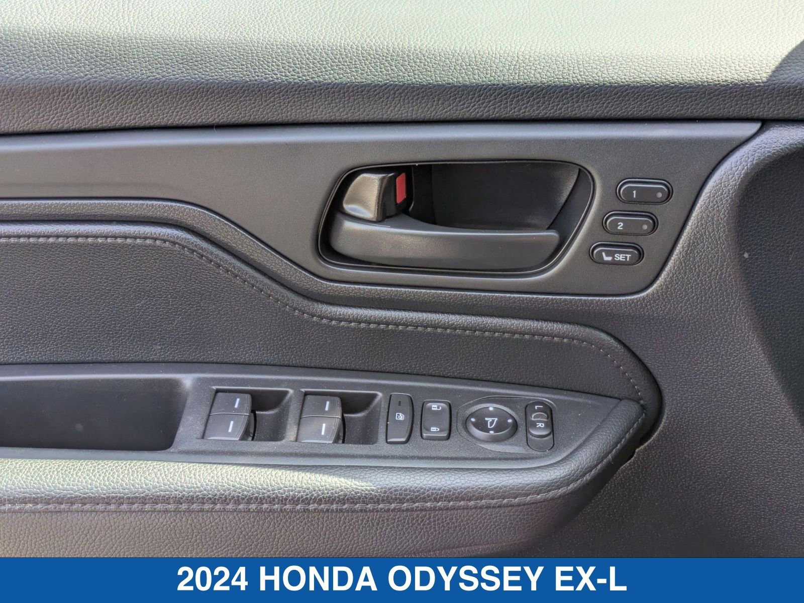 2024 Honda Odyssey EX-L - Photo 13