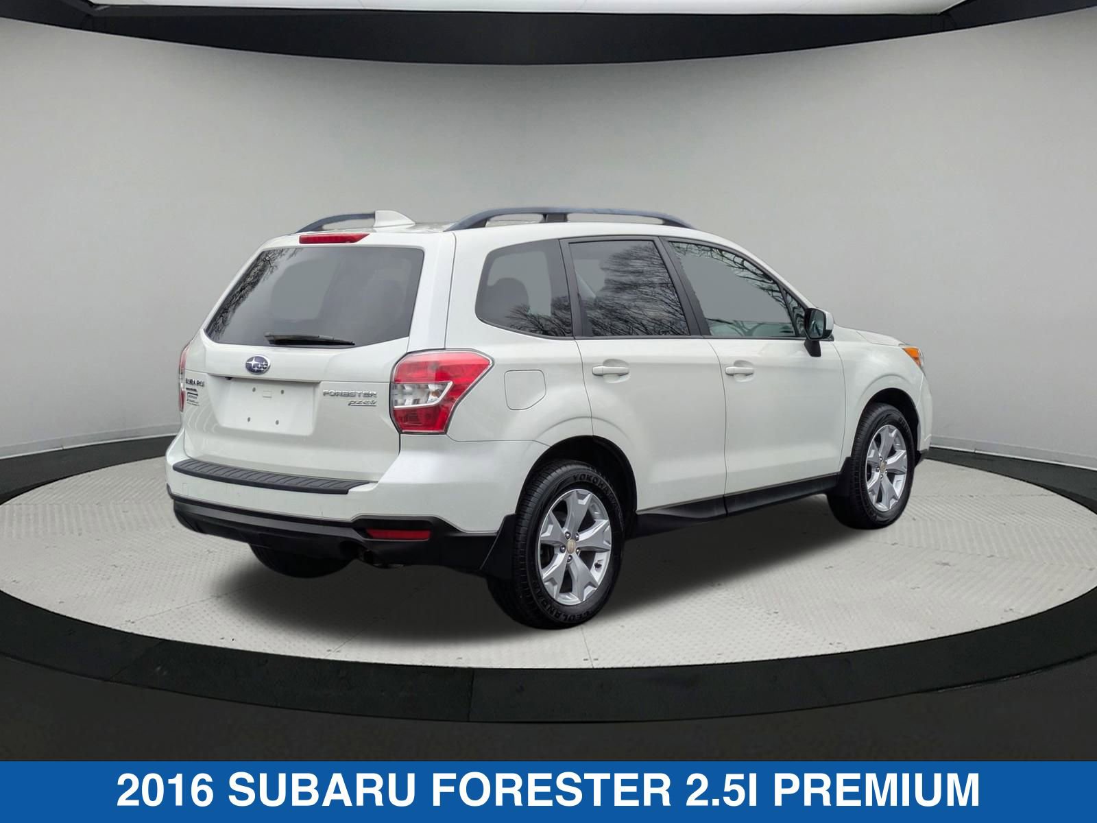 2016 Subaru Forester 2.5i Premium photo 2