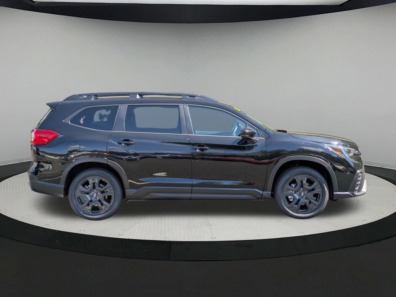 2025 Subaru Ascent Onyx Edition photo 2