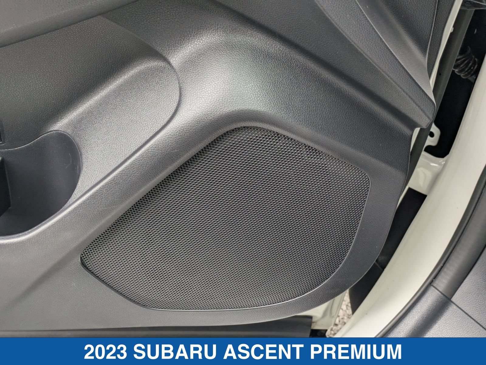 2023 Subaru Ascent Premium - Photo 14