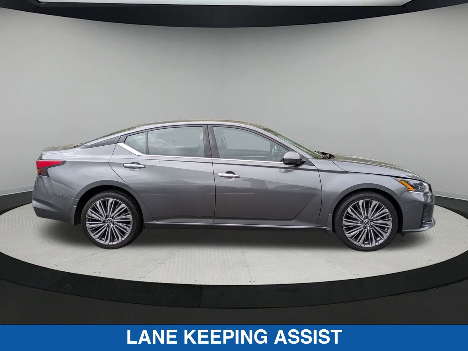 Used 2023 Nissan Altima SL with VIN 1N4BL4EW8PN401724 for sale in Vernon, CT