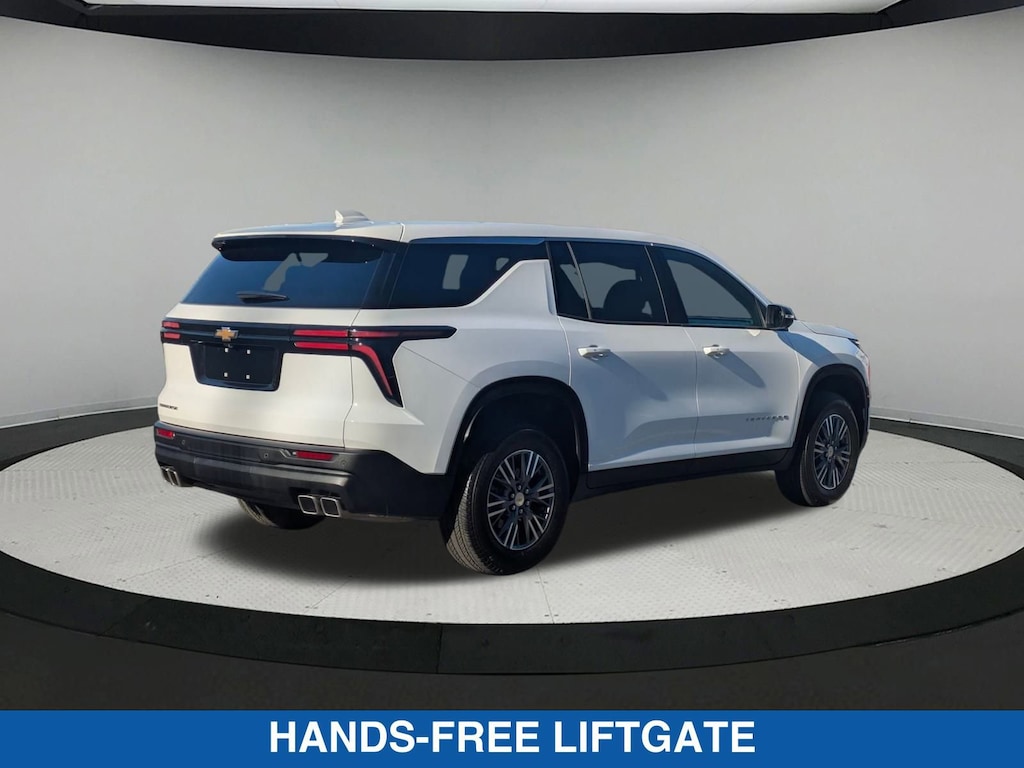 Used 2024 Chevrolet Traverse LS w/1LS SUV