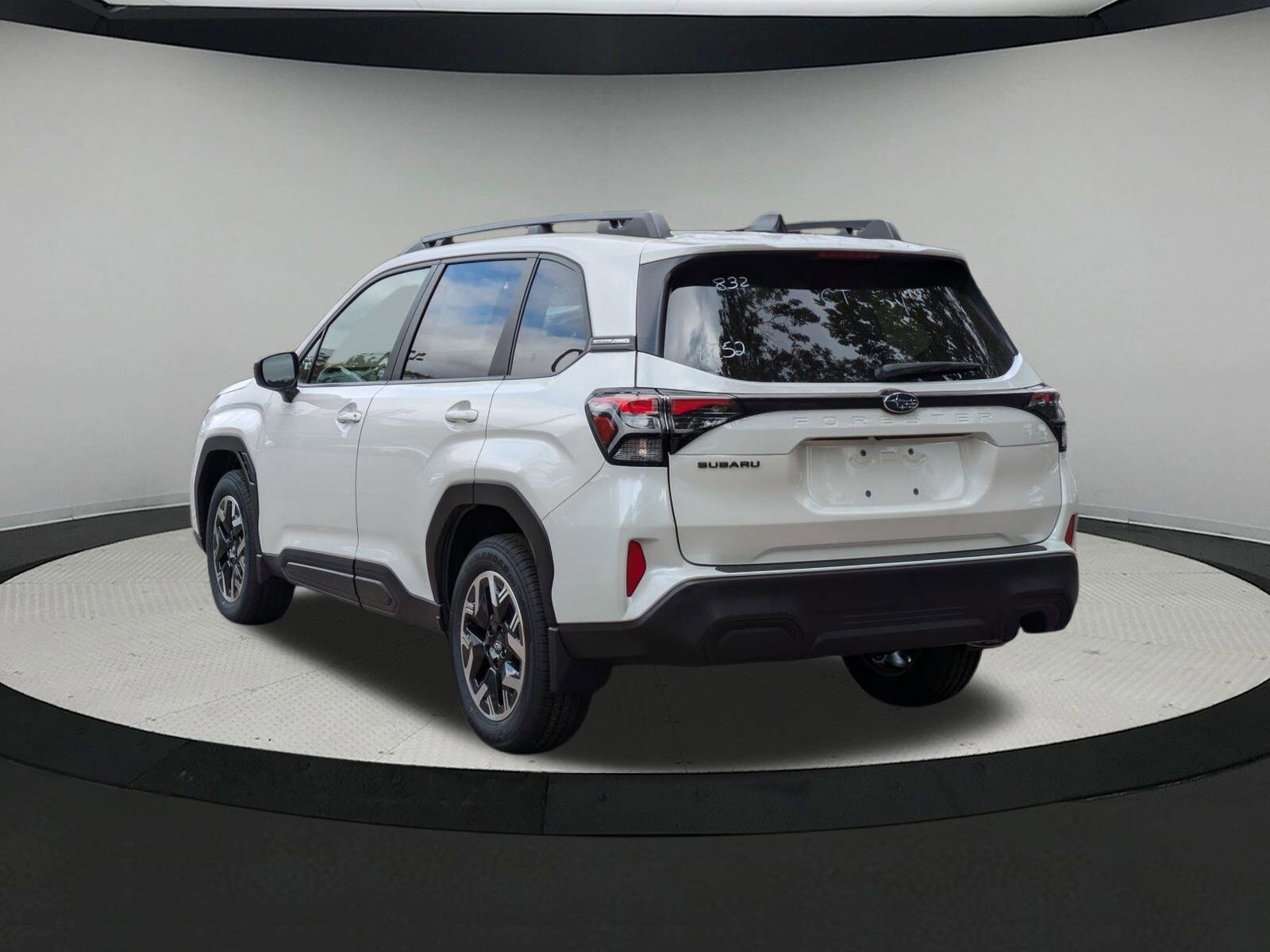 2025 Subaru Forester Premium photo 3