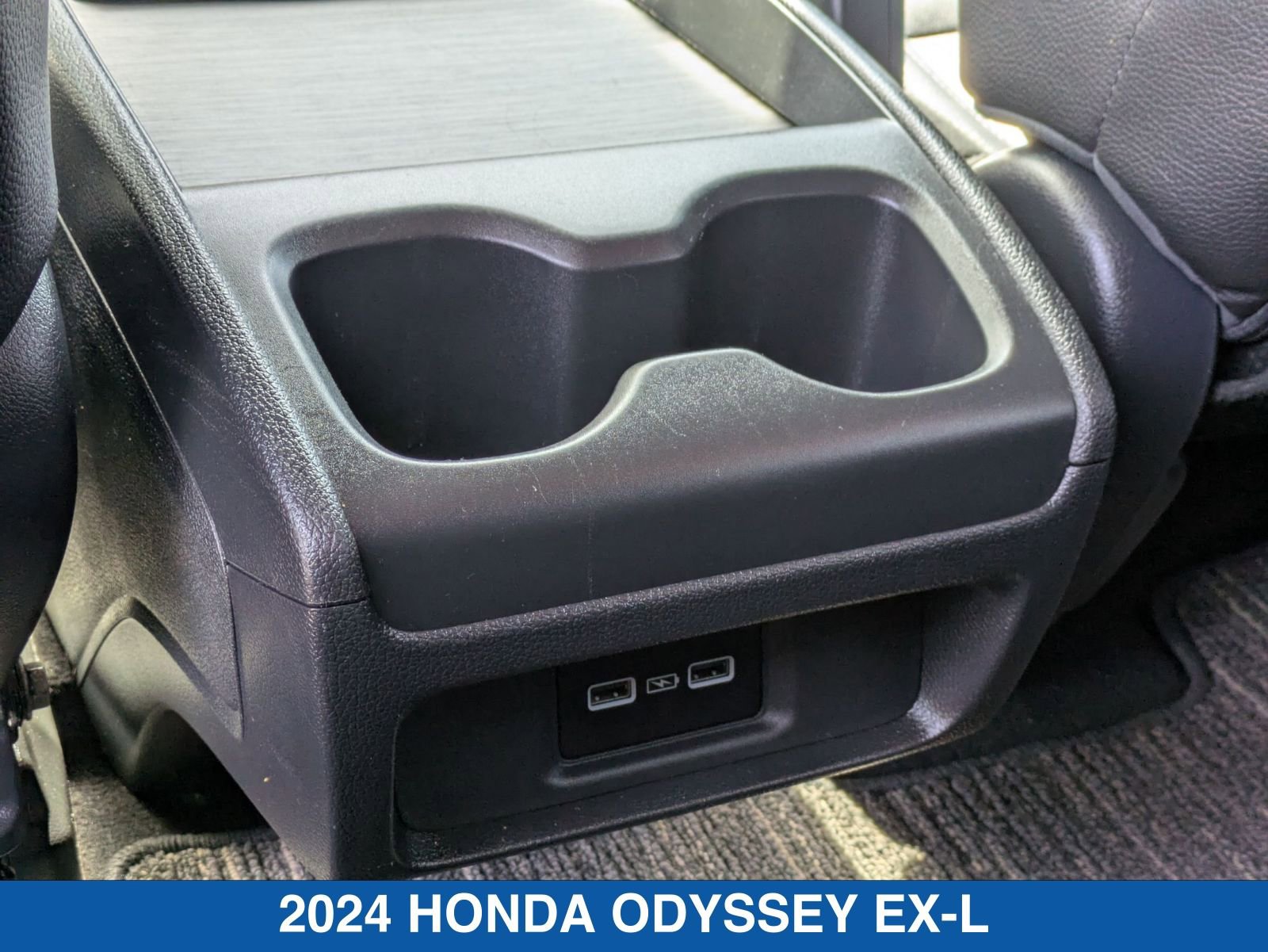 2024 Honda Odyssey EX-L - Photo 32